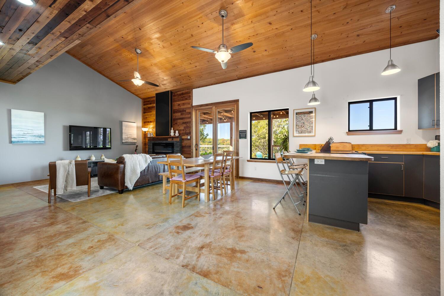 650 Angel Fire Rd, Dripping Springs, TX 78620