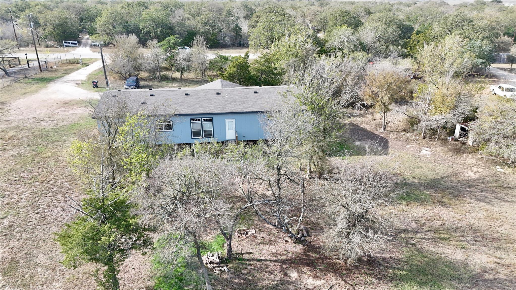 425 High View Ranch Dr, Cedar Creek, TX 78612