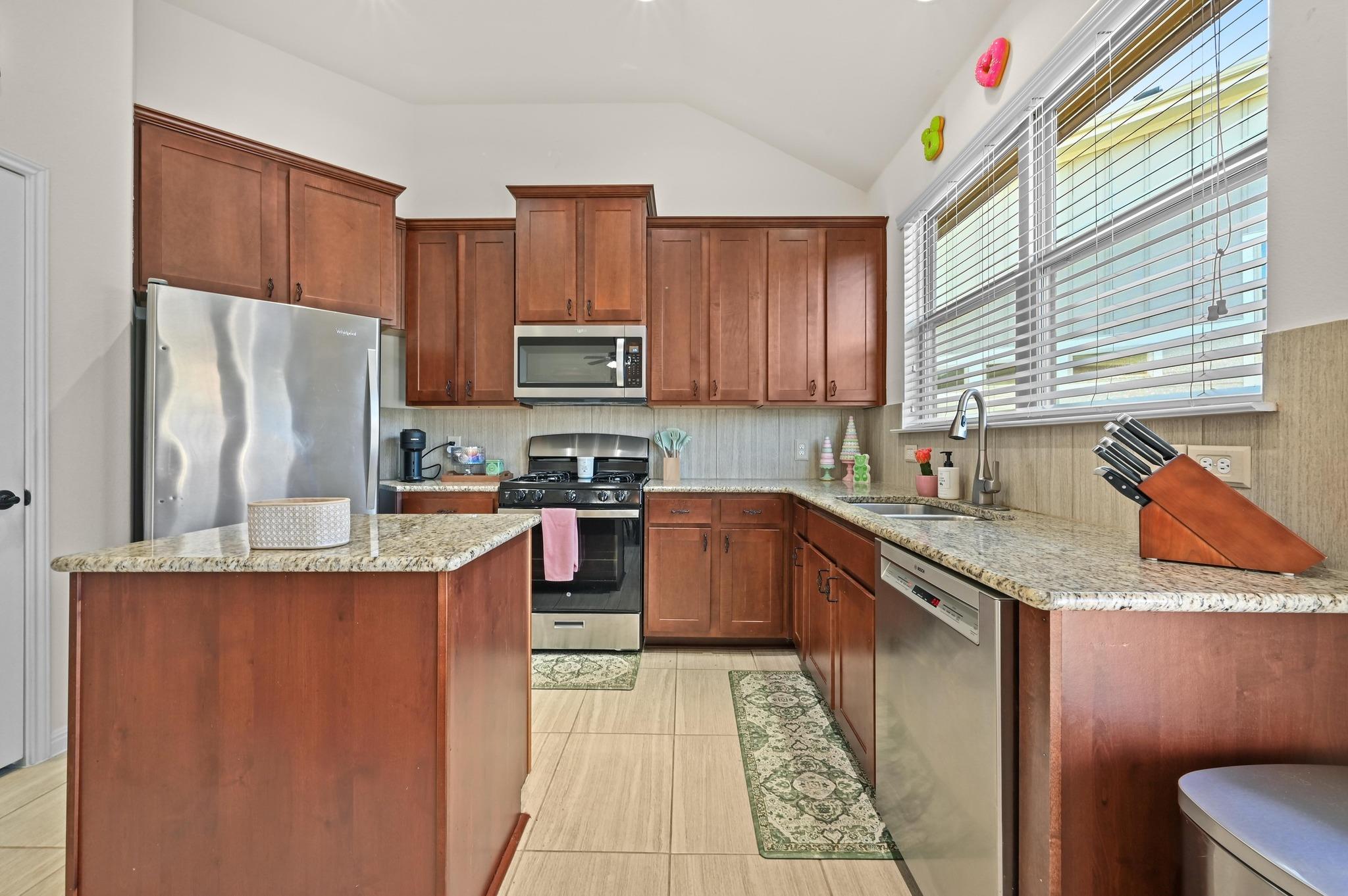 9515 Tanager Way, Austin, TX 78748