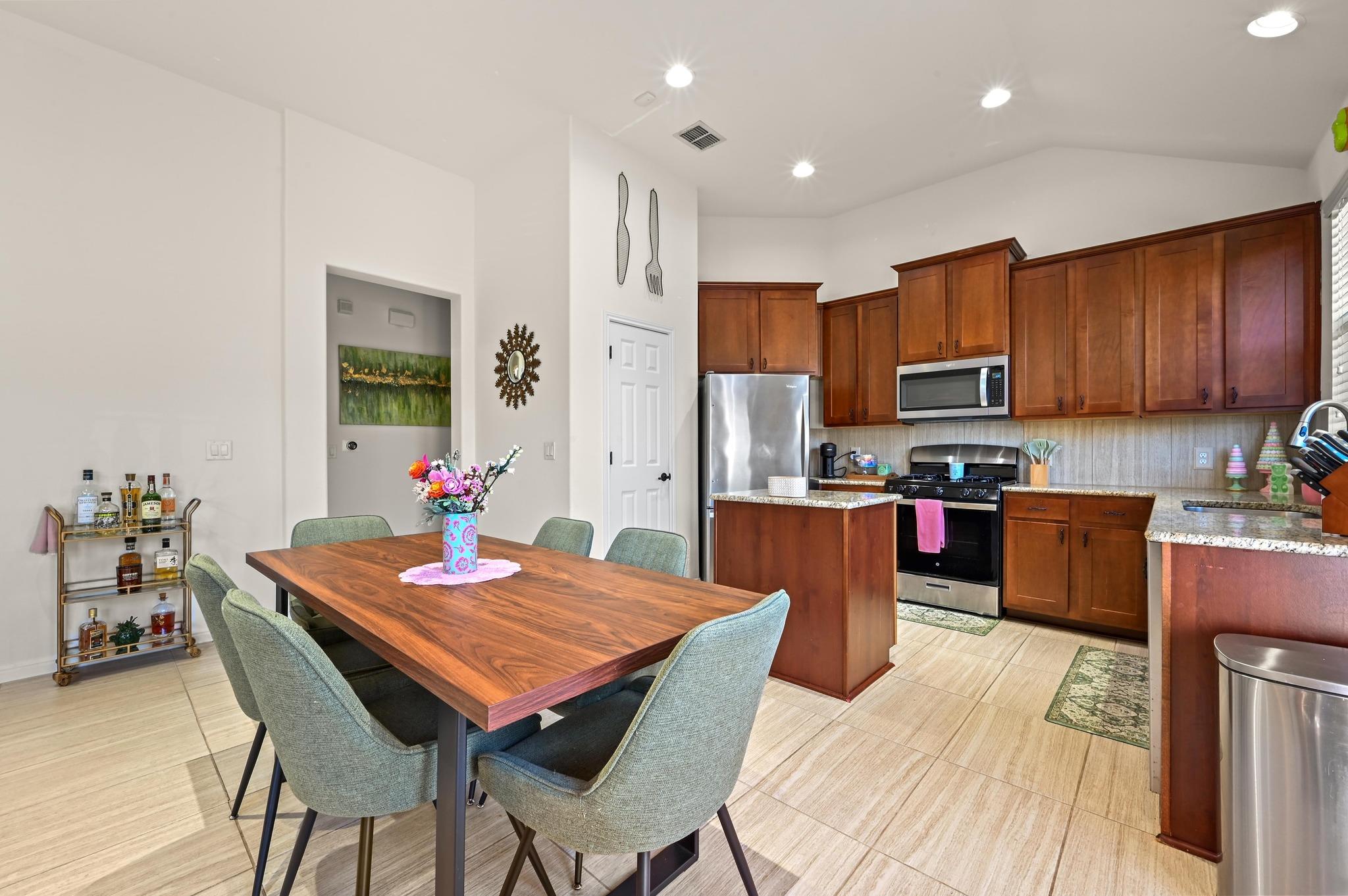 9515 Tanager Way, Austin, TX 78748