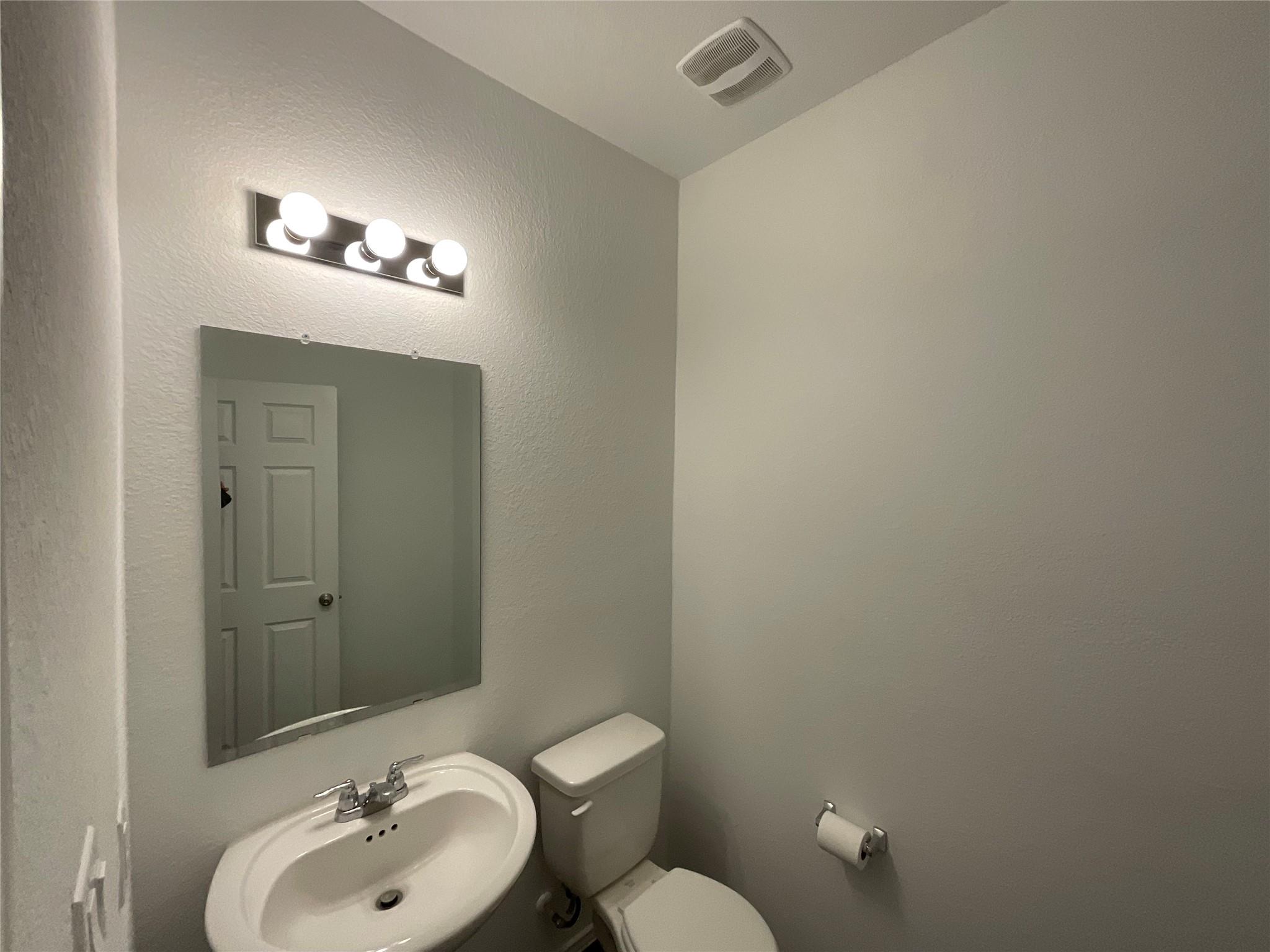 128 BANYON Dr, Liberty Hill, TX 78642