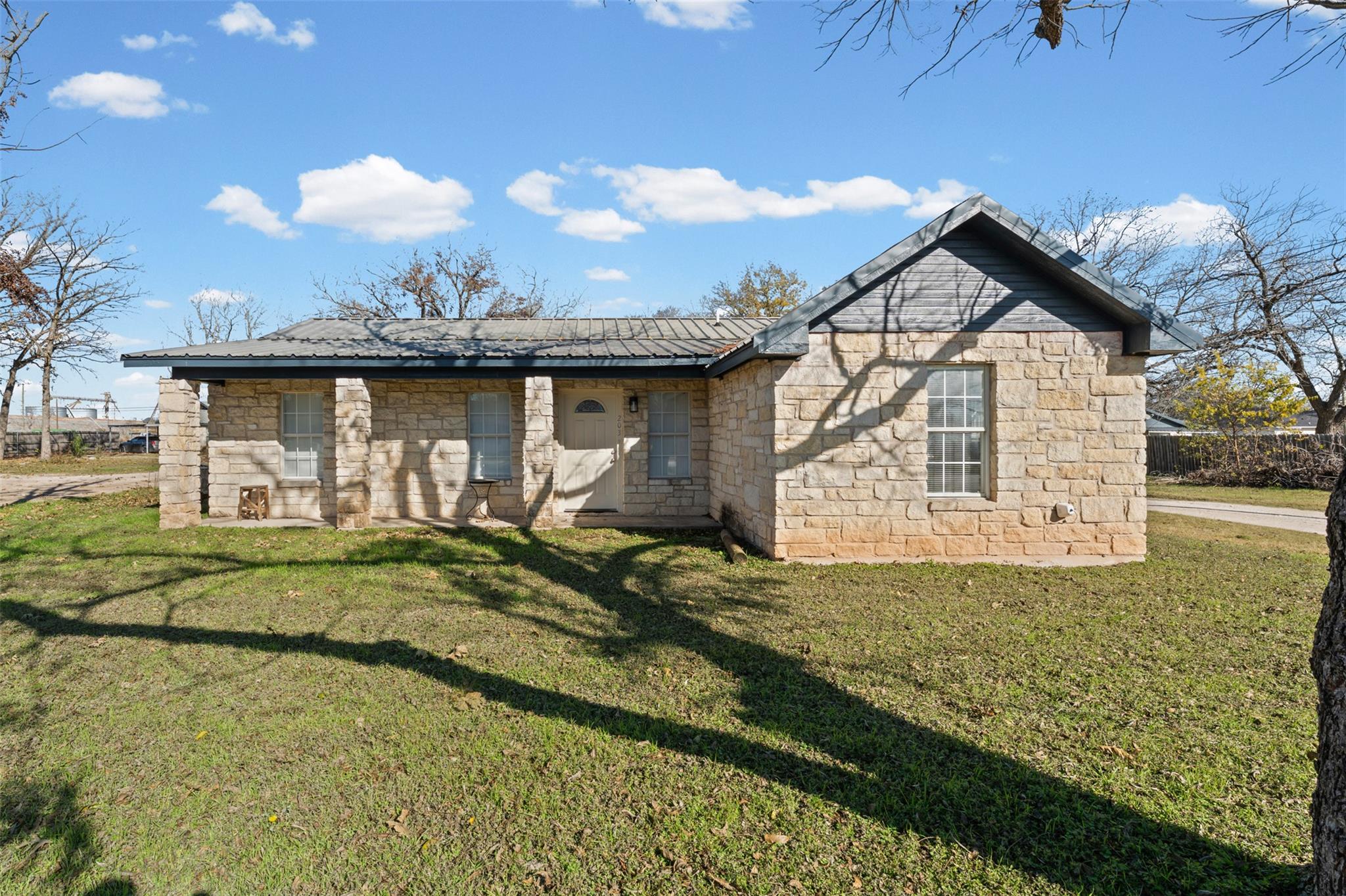 205 8th Street and 506-508 Avenue A, Moody, TX 76557