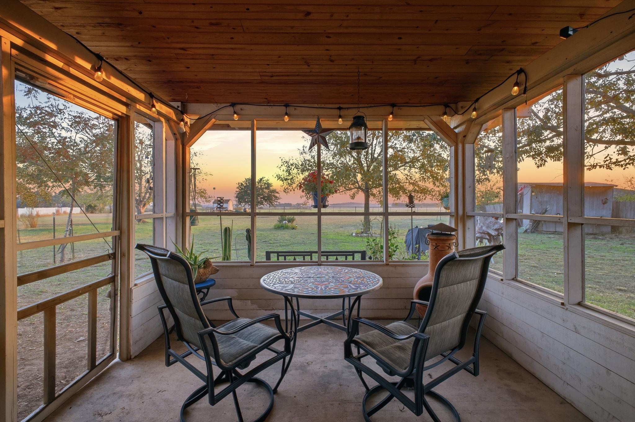 4020 Grassland Ln, Kyle, TX 78640