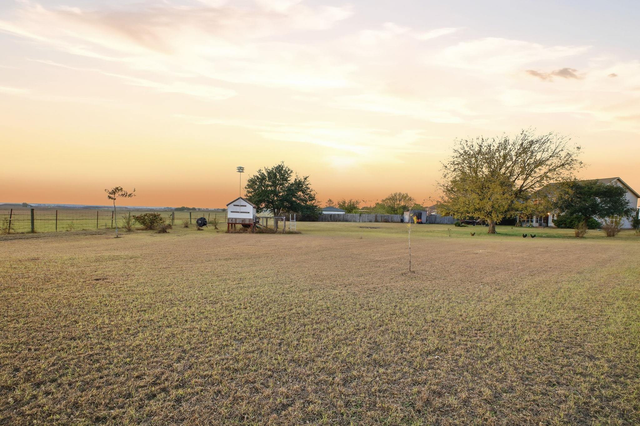 4020 Grassland Ln, Kyle, TX 78640