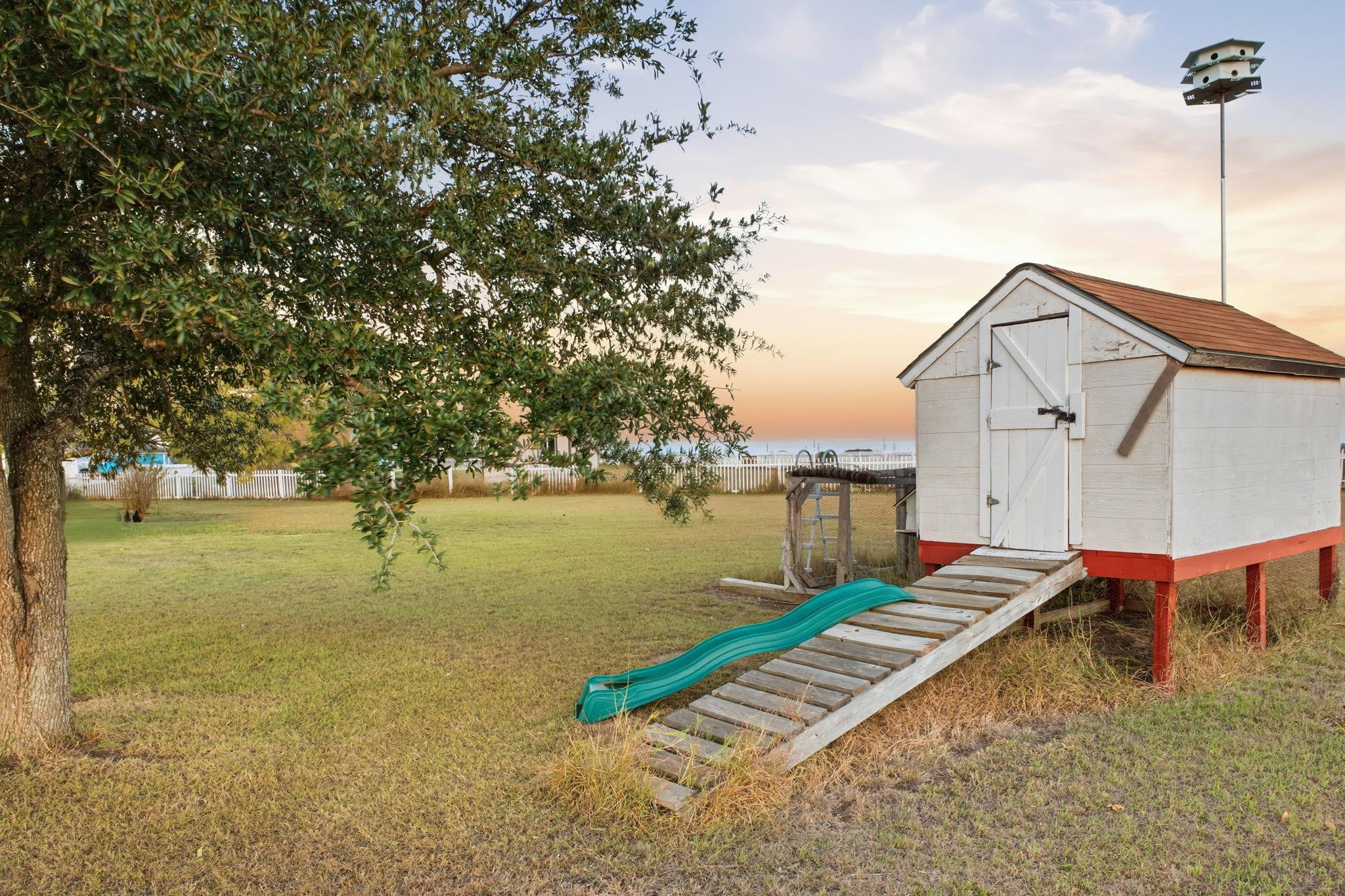 4020 Grassland Ln, Kyle, TX 78640