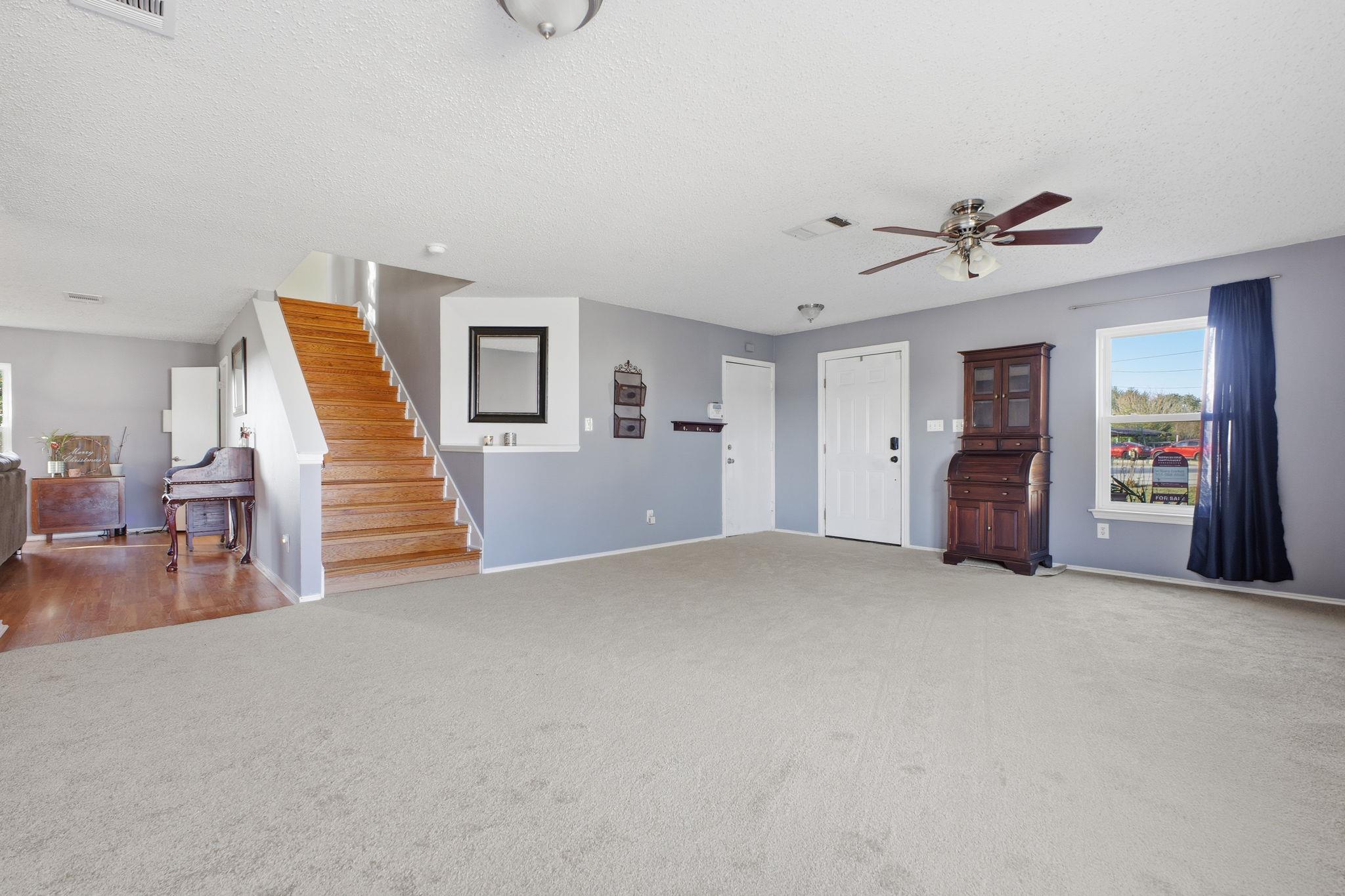 4020 Grassland Ln, Kyle, TX 78640