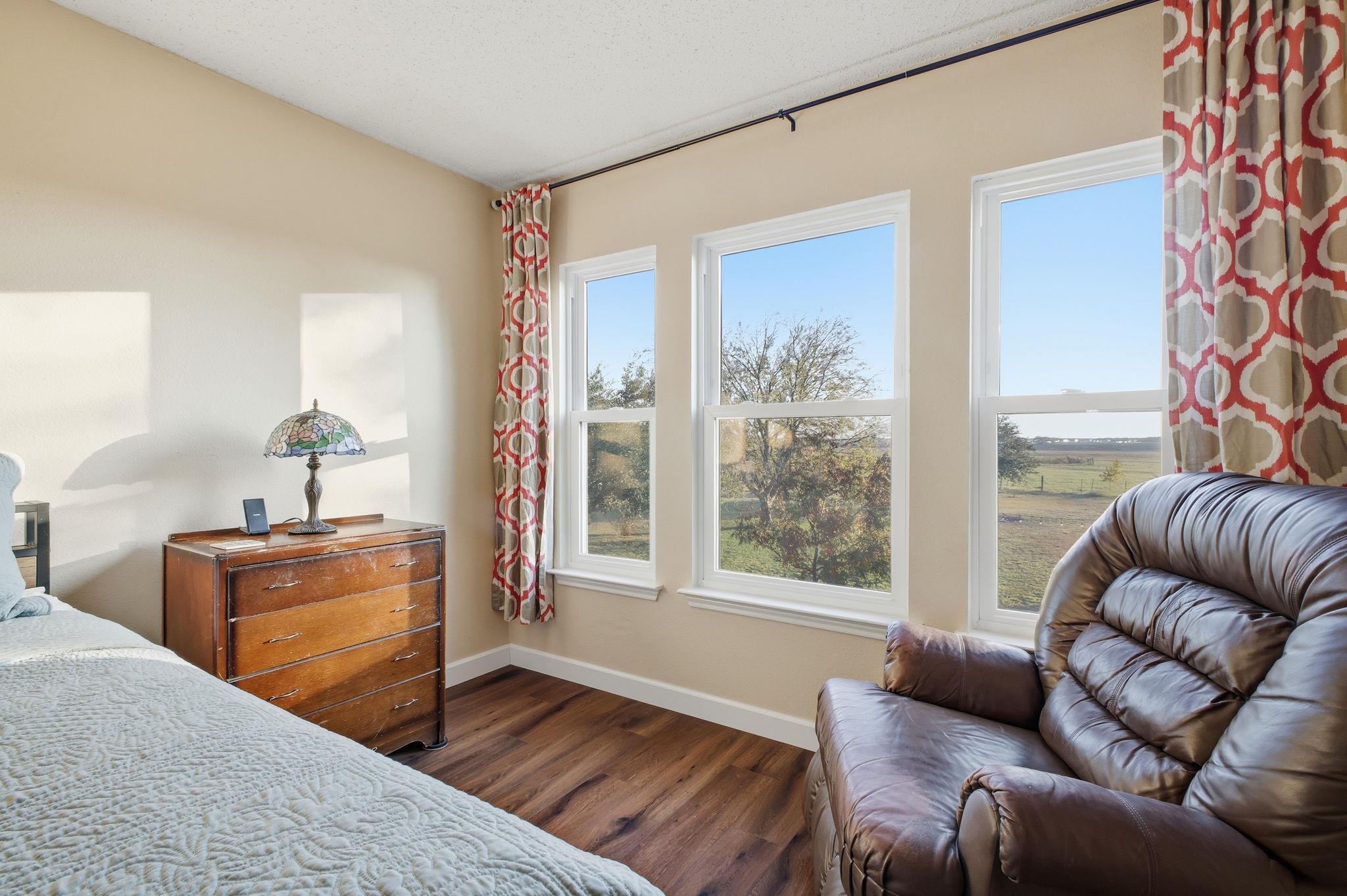 4020 Grassland Ln, Kyle, TX 78640