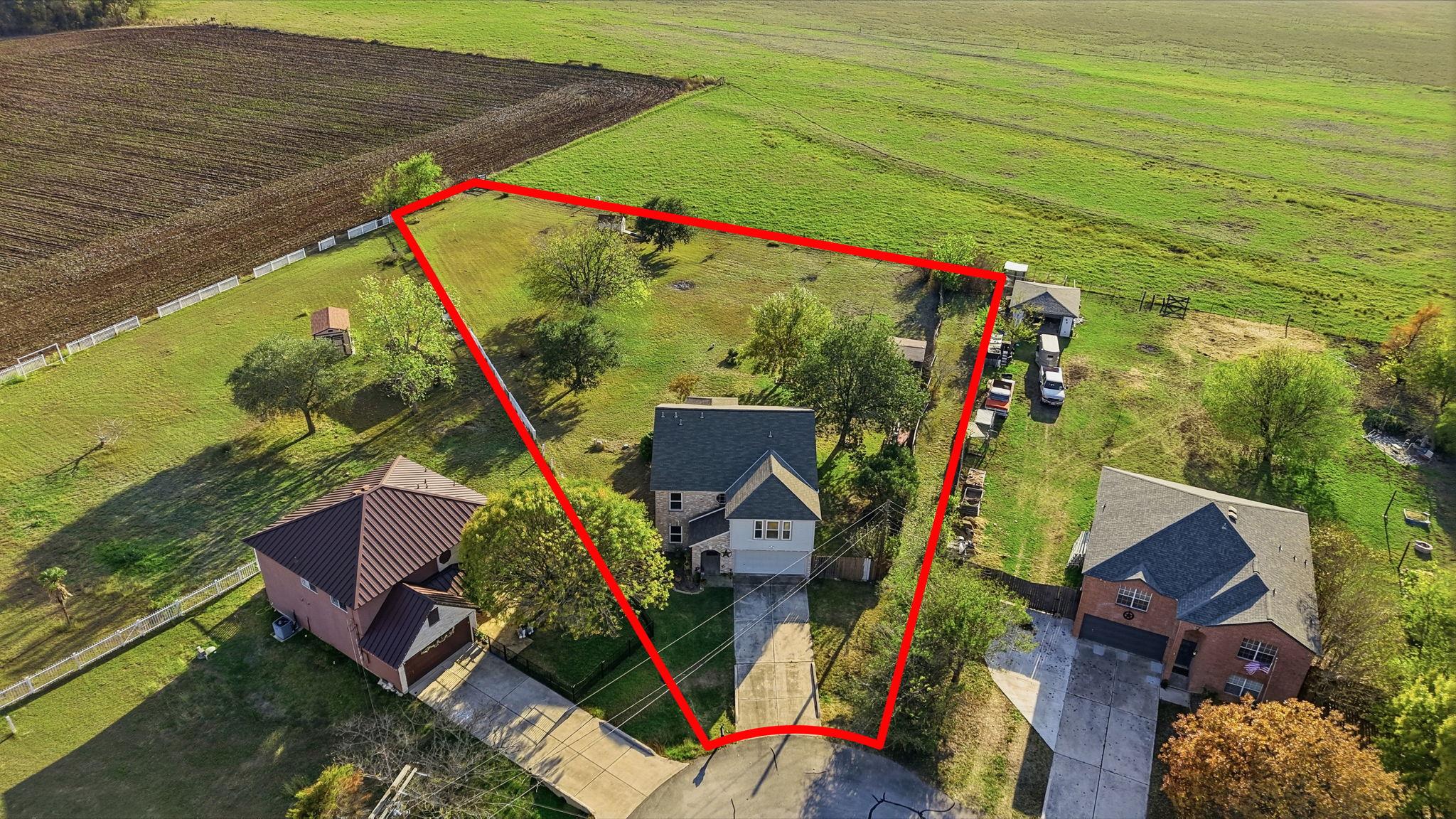 4020 Grassland Ln, Kyle, TX 78640