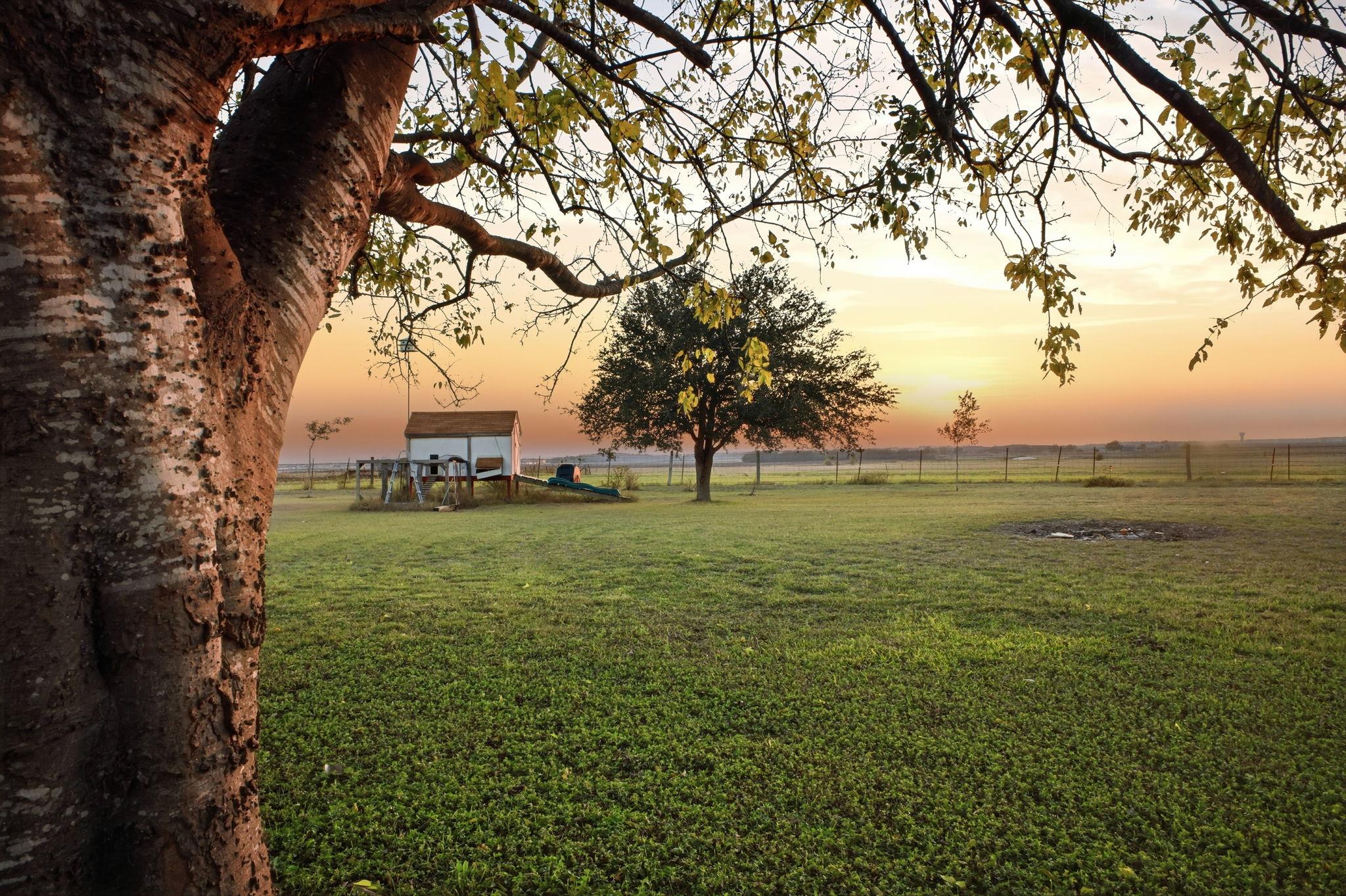 4020 Grassland Ln, Kyle, TX 78640