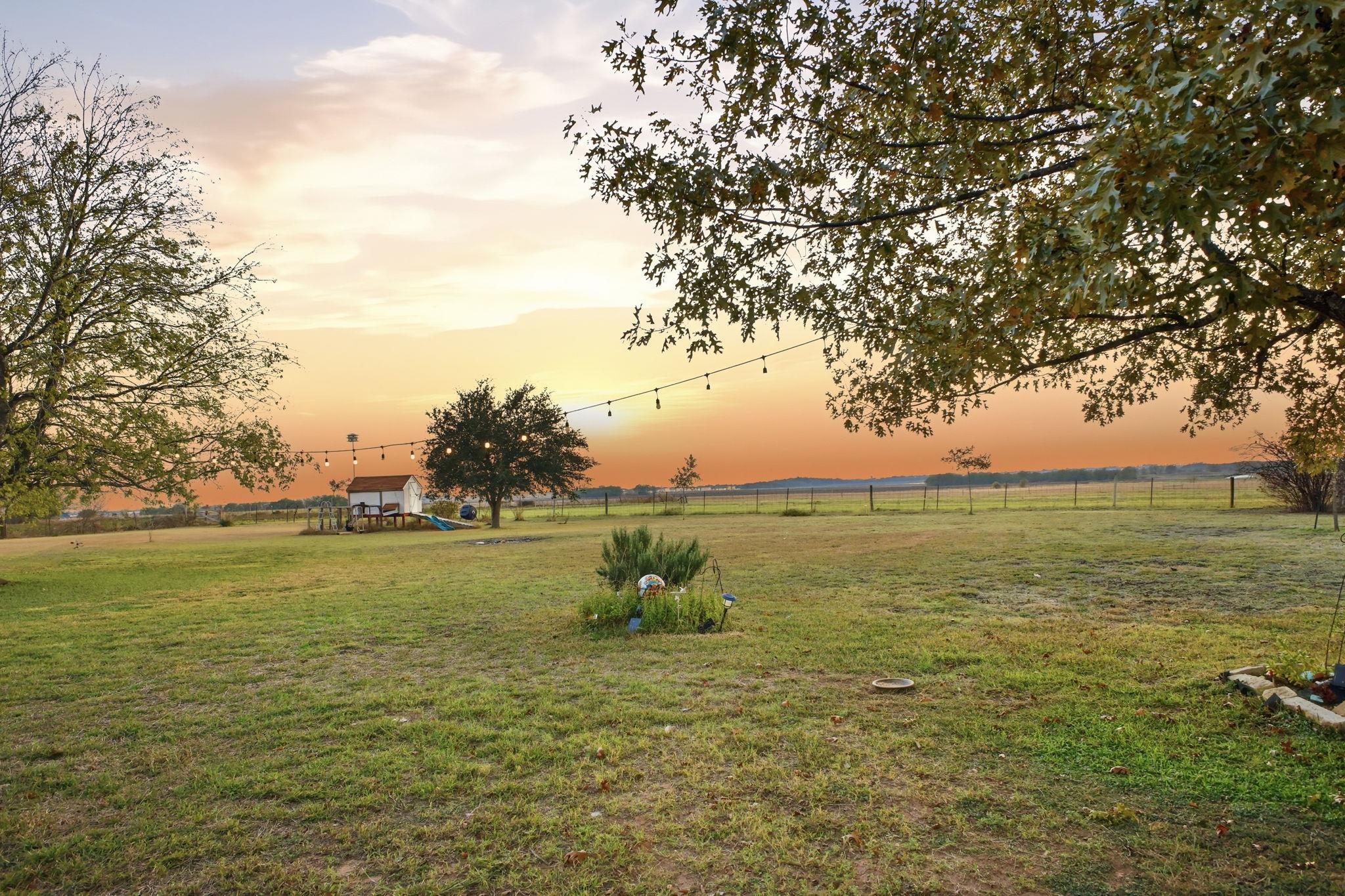 4020 Grassland Ln, Kyle, TX 78640