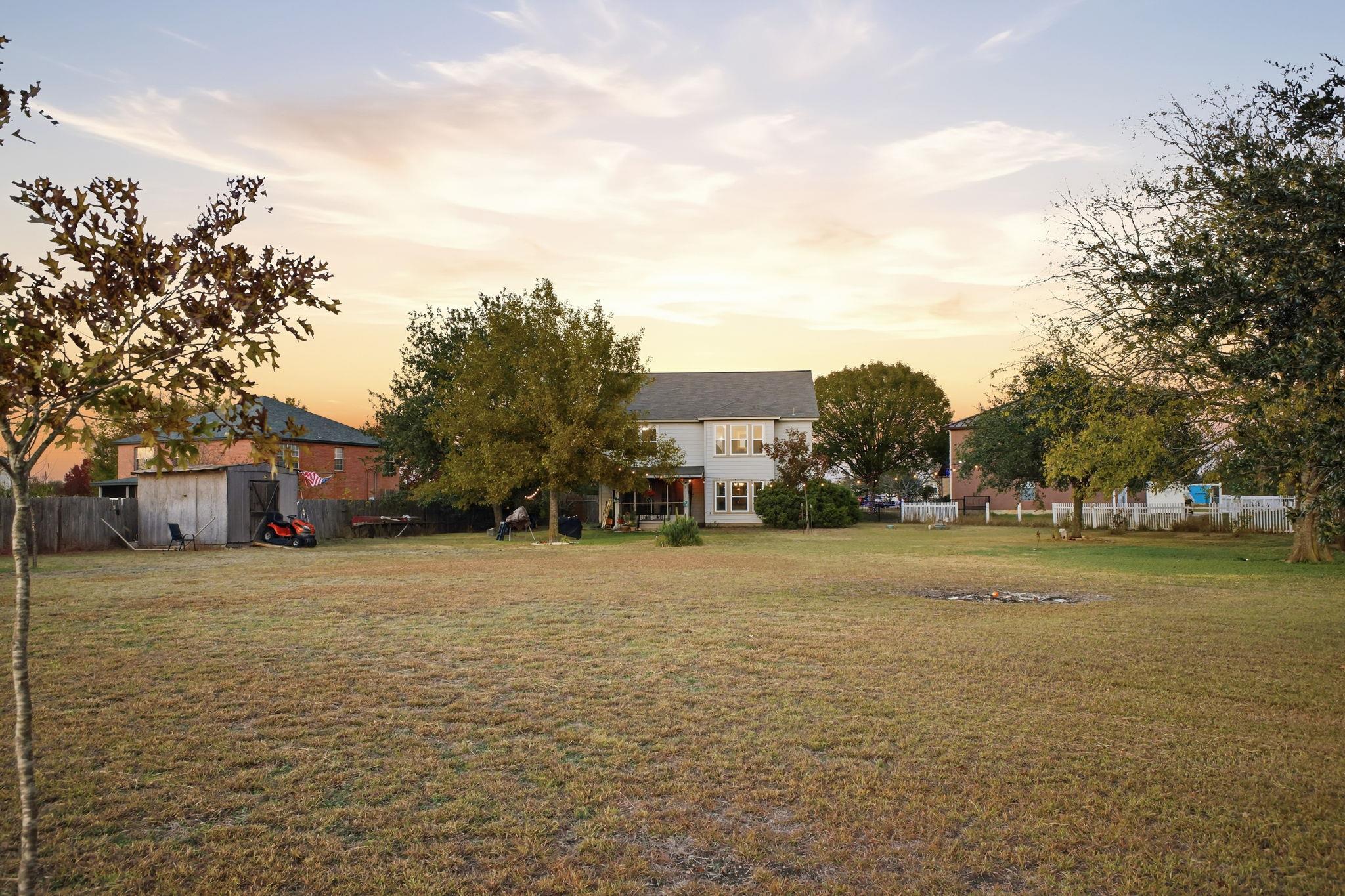 4020 Grassland Ln, Kyle, TX 78640