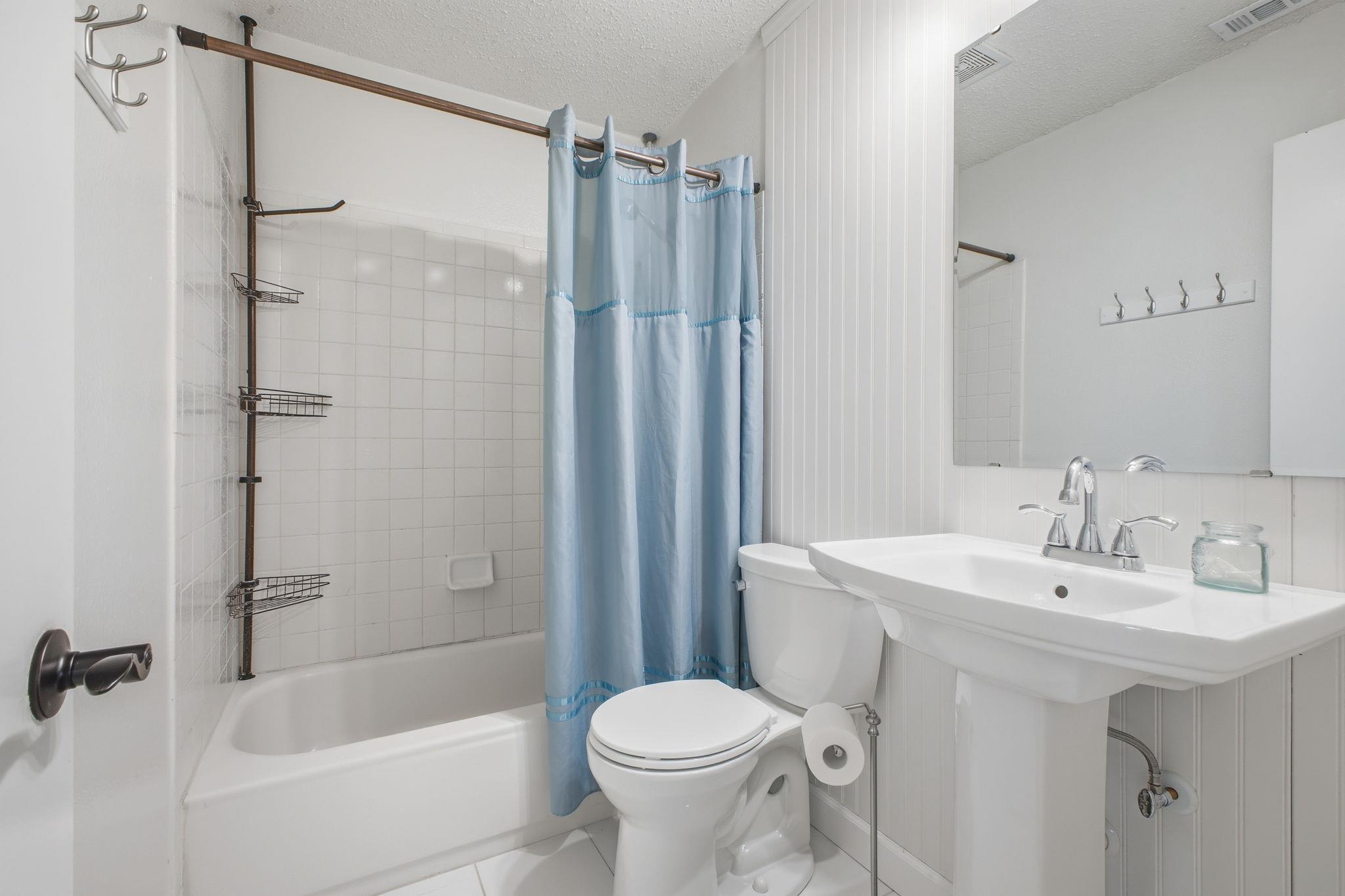 4020 Grassland Ln, Kyle, TX 78640