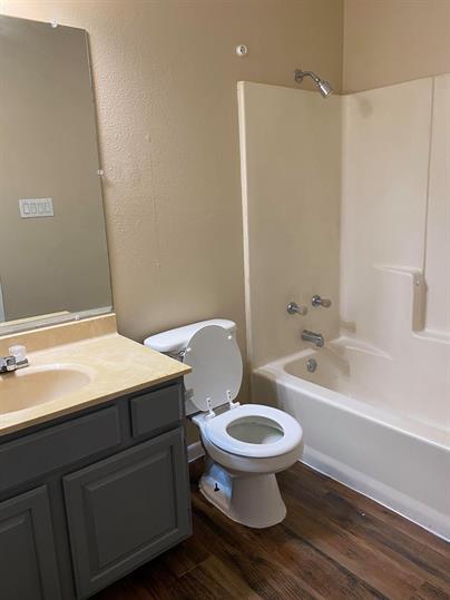 139 Elm Dr # 203, Lockhart, TX 78644