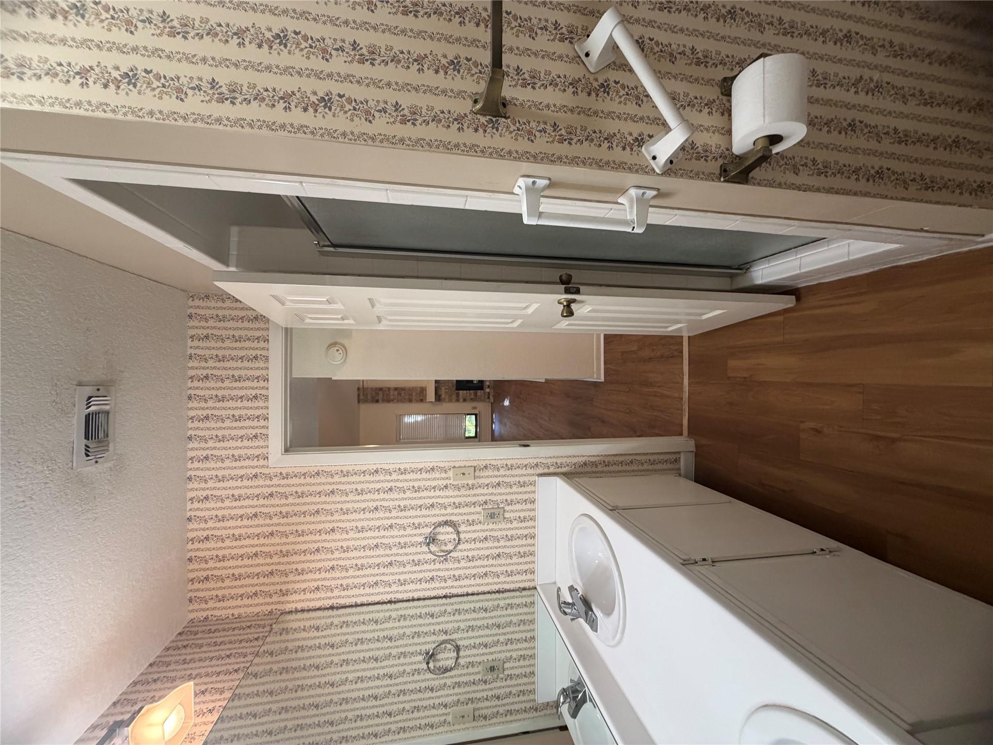 728 W San Antonio St # 730 A, Lockhart, TX 78644