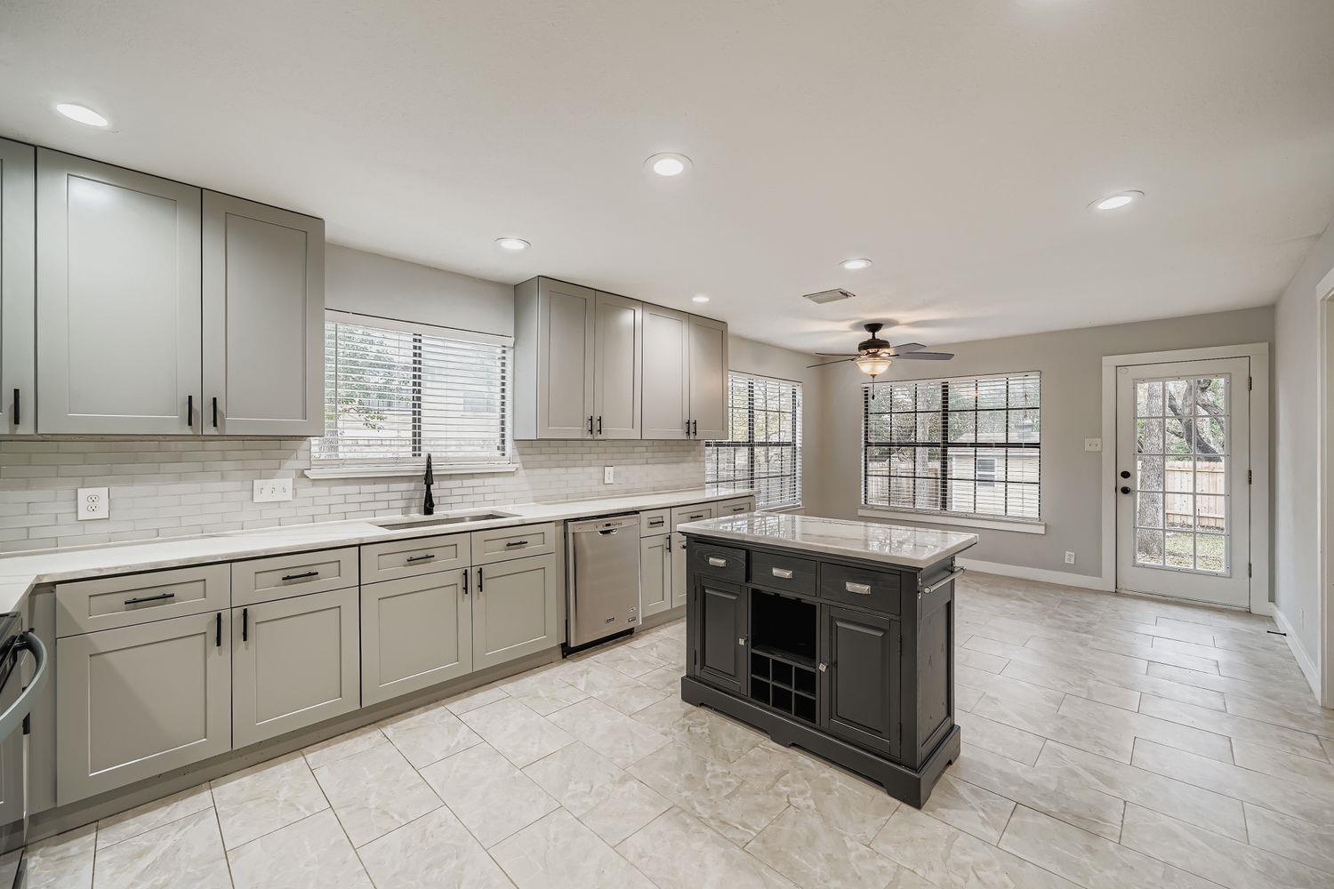 11101 Country Knl, Austin, TX 78750