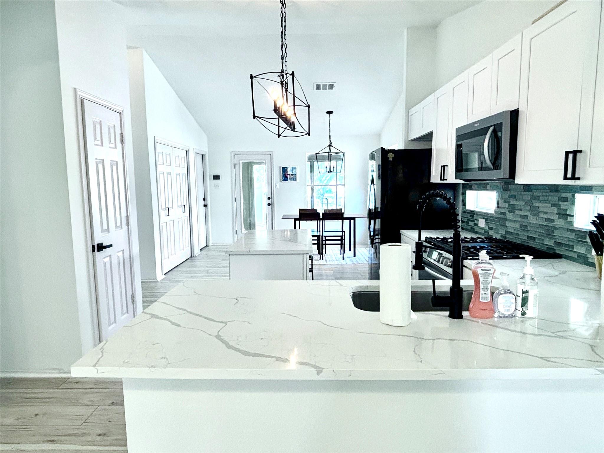 208 Gila Cliff Dr, Pflugerville, TX 78660