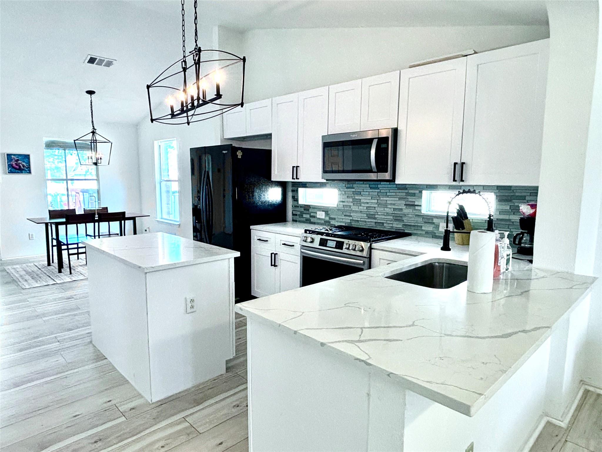 208 Gila Cliff Dr, Pflugerville, TX 78660