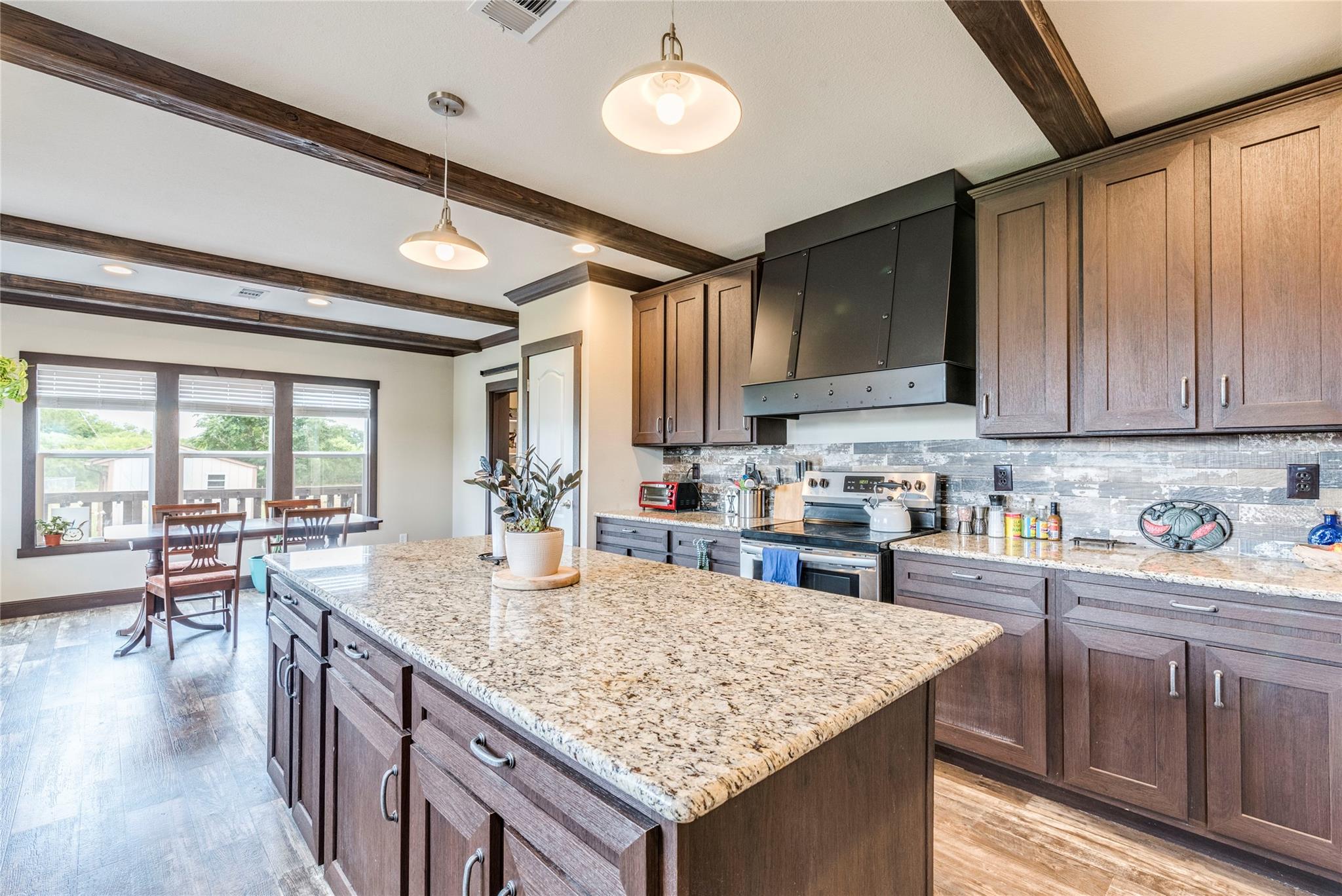 7000 Fm 713, Dale, TX 78616