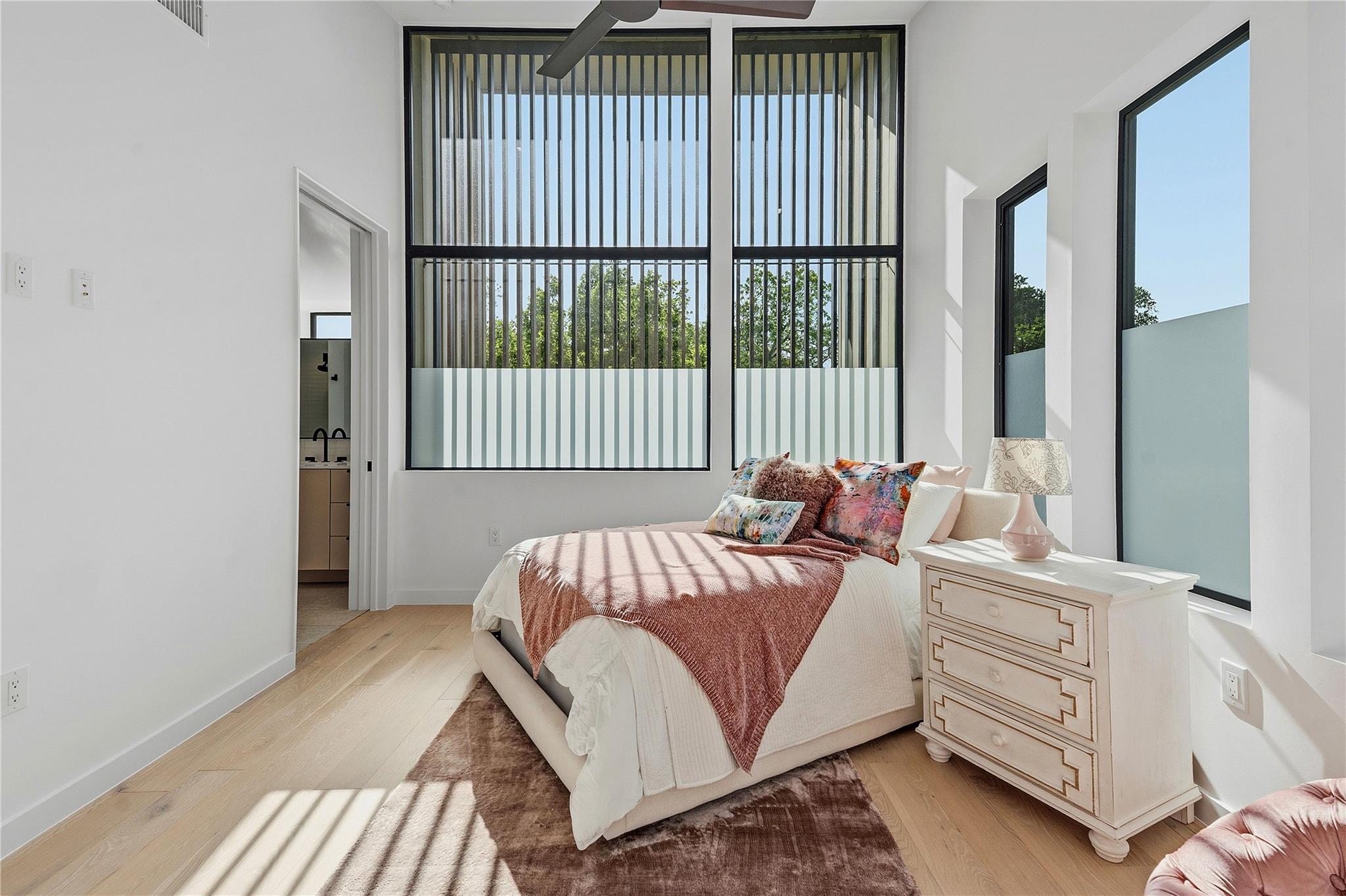 5001 Lynnwood St, Austin, TX 78756