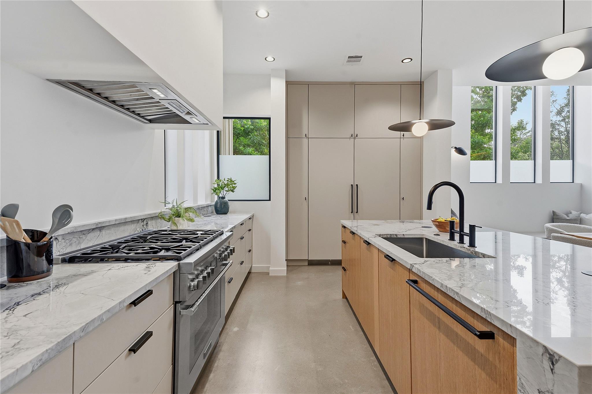 5001 Lynnwood St, Austin, TX 78756