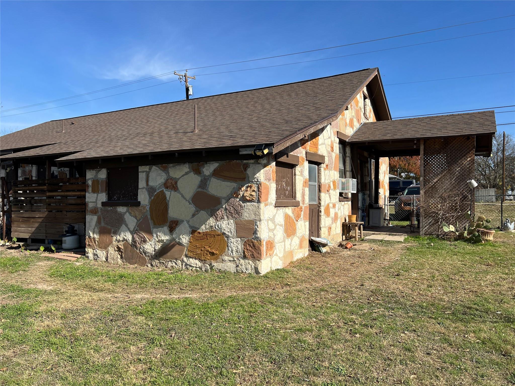 204 Brewster St, Florence, TX 76527