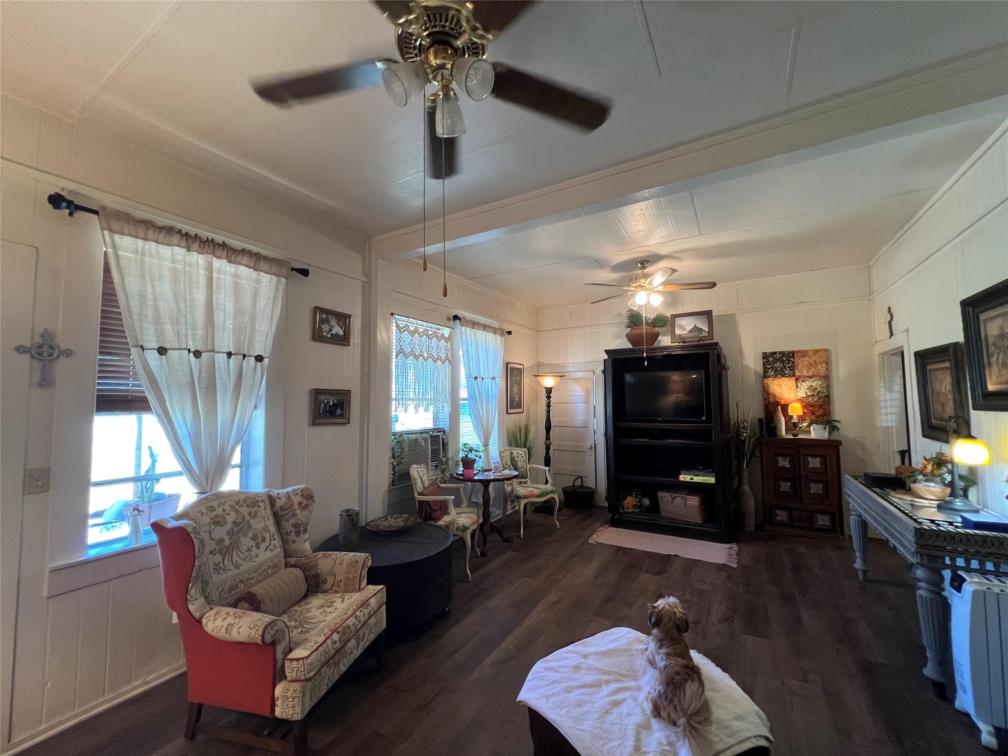 204 Brewster St, Florence, TX 76527