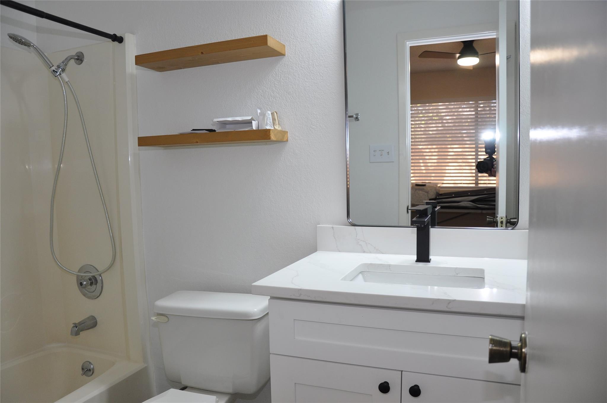 804 Osage Dr # A, Leander, TX 78641