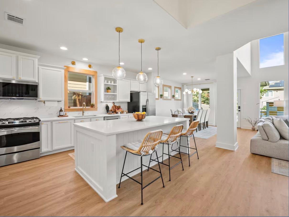 12009 Natures Bnd, Austin, TX 78753