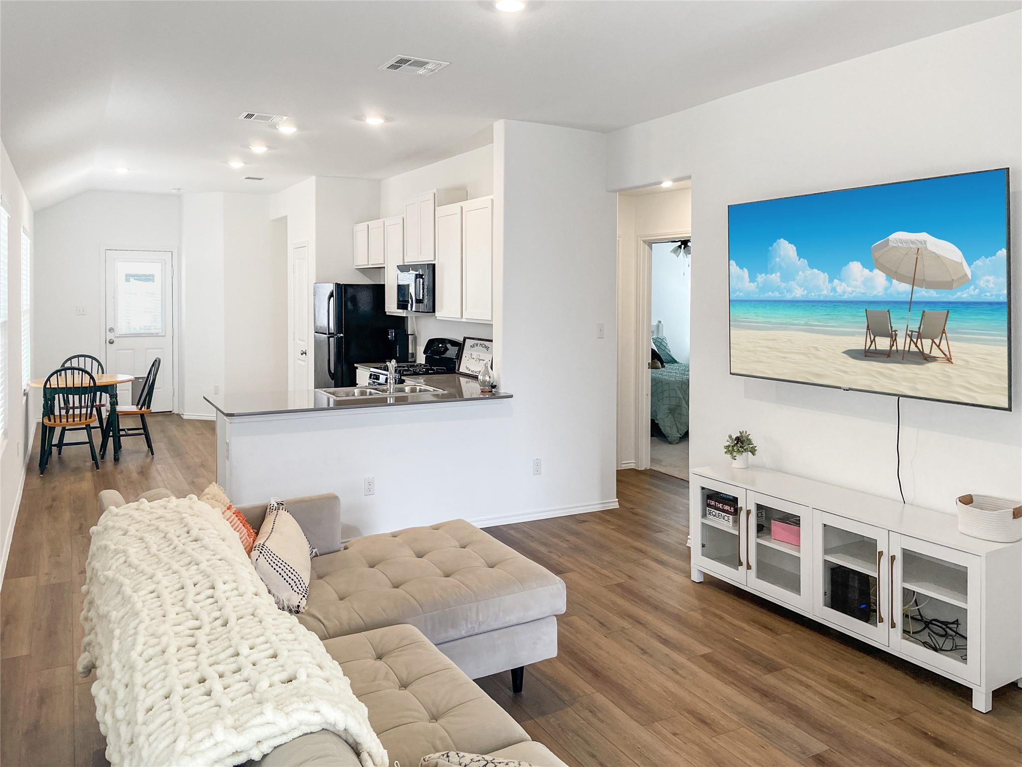 126 Allegro Dr, Hutto, TX 78634