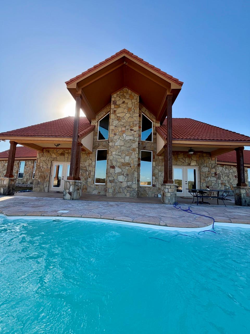 8256 S Us Highway 183, Briggs, TX 78608