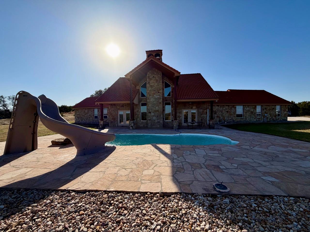 8256 S Us Highway 183, Briggs, TX 78608