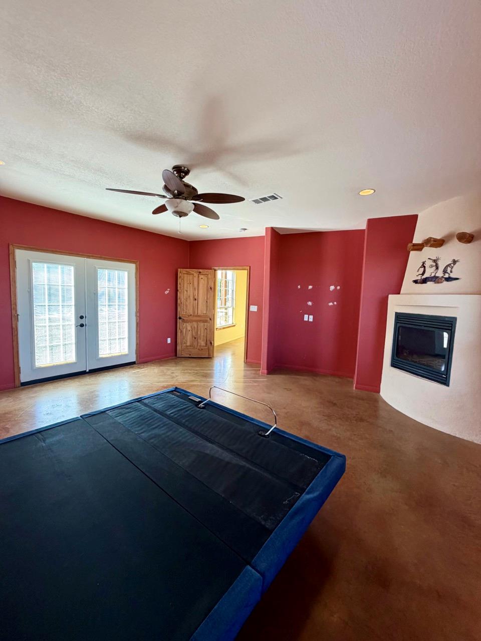 8256 S Us Highway 183, Briggs, TX 78608