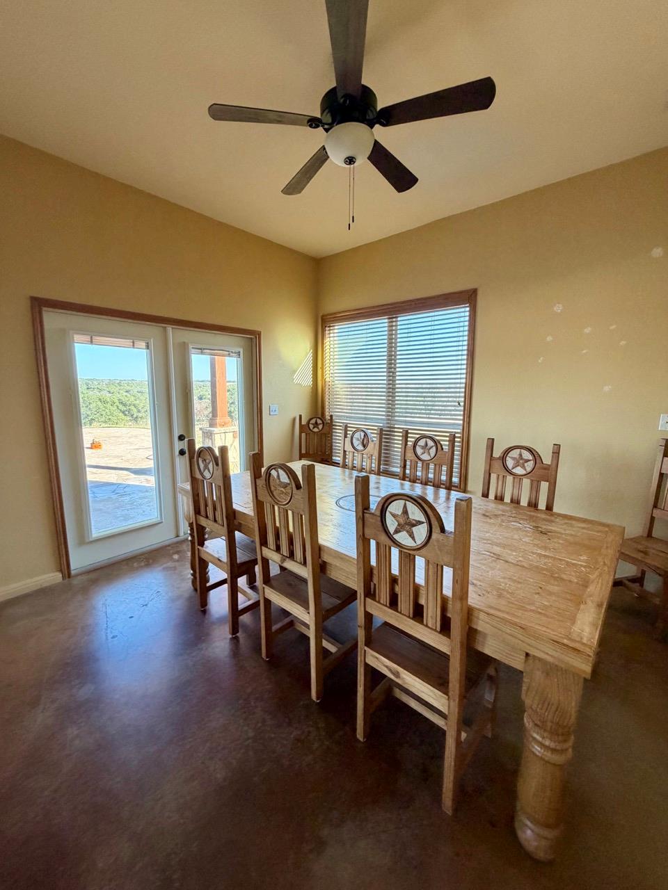 8256 S Us Highway 183, Briggs, TX 78608