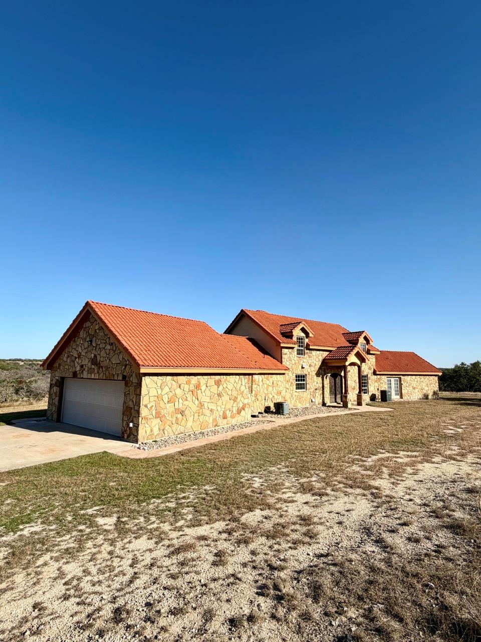 8256 S Us Highway 183, Briggs, TX 78608