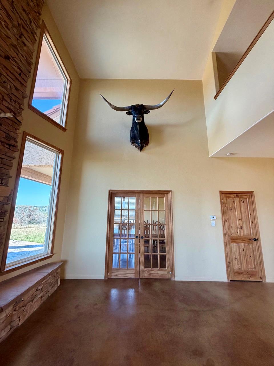 8256 S Us Highway 183, Briggs, TX 78608