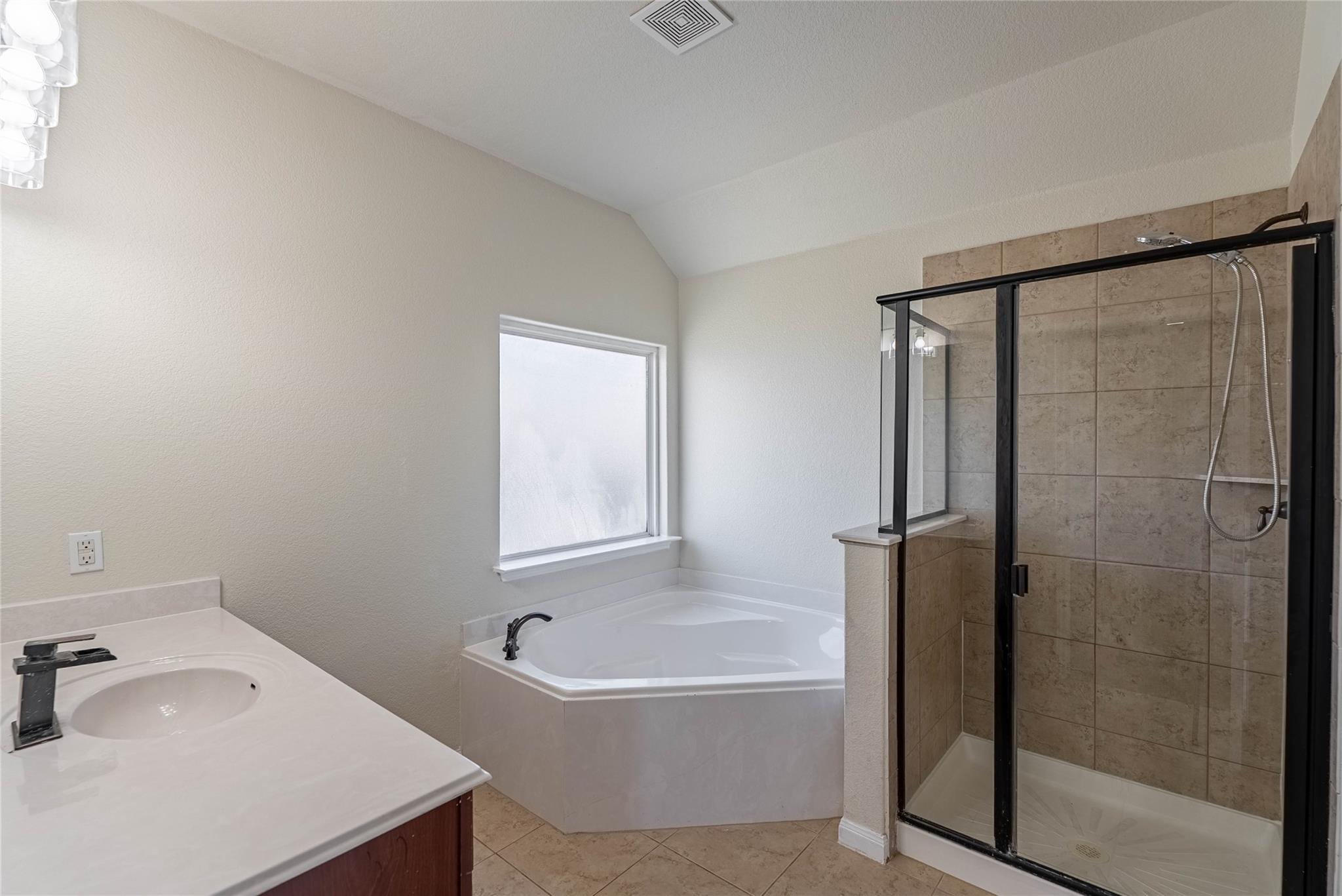 1601 Treeta Trl, Kyle, TX 78640