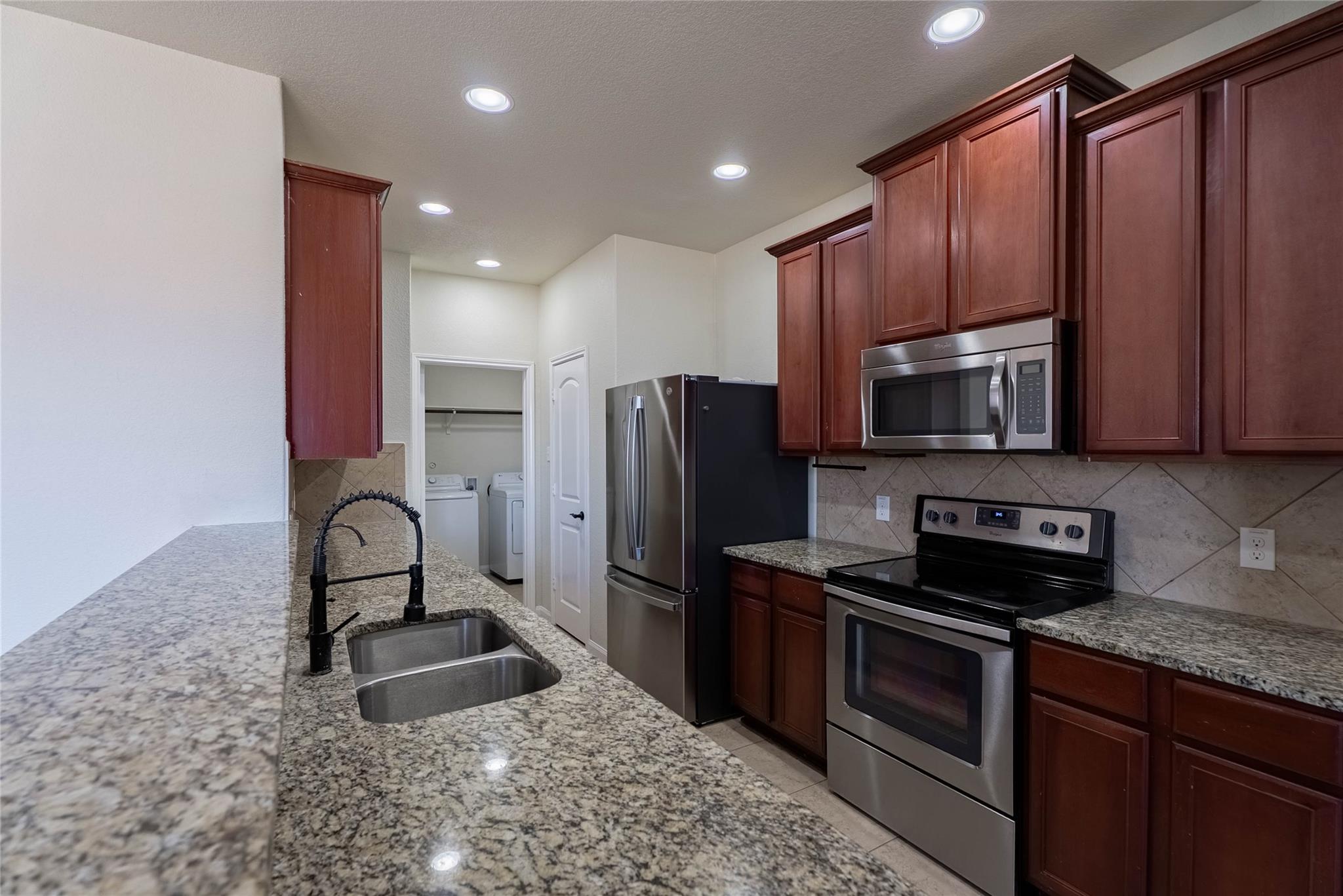 1601 Treeta Trl, Kyle, TX 78640