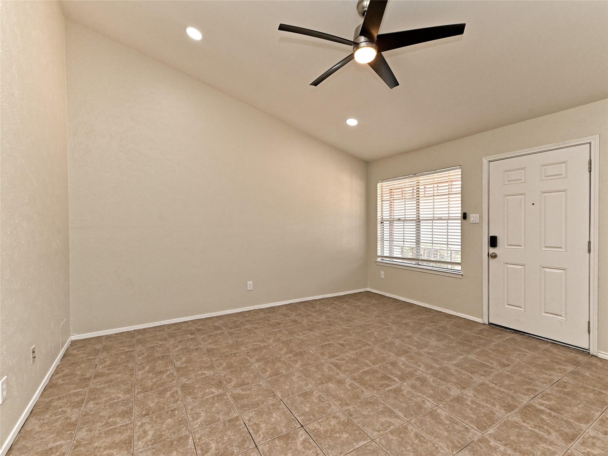 1916 GRACY FARMS Ln # B, Austin, TX 78758