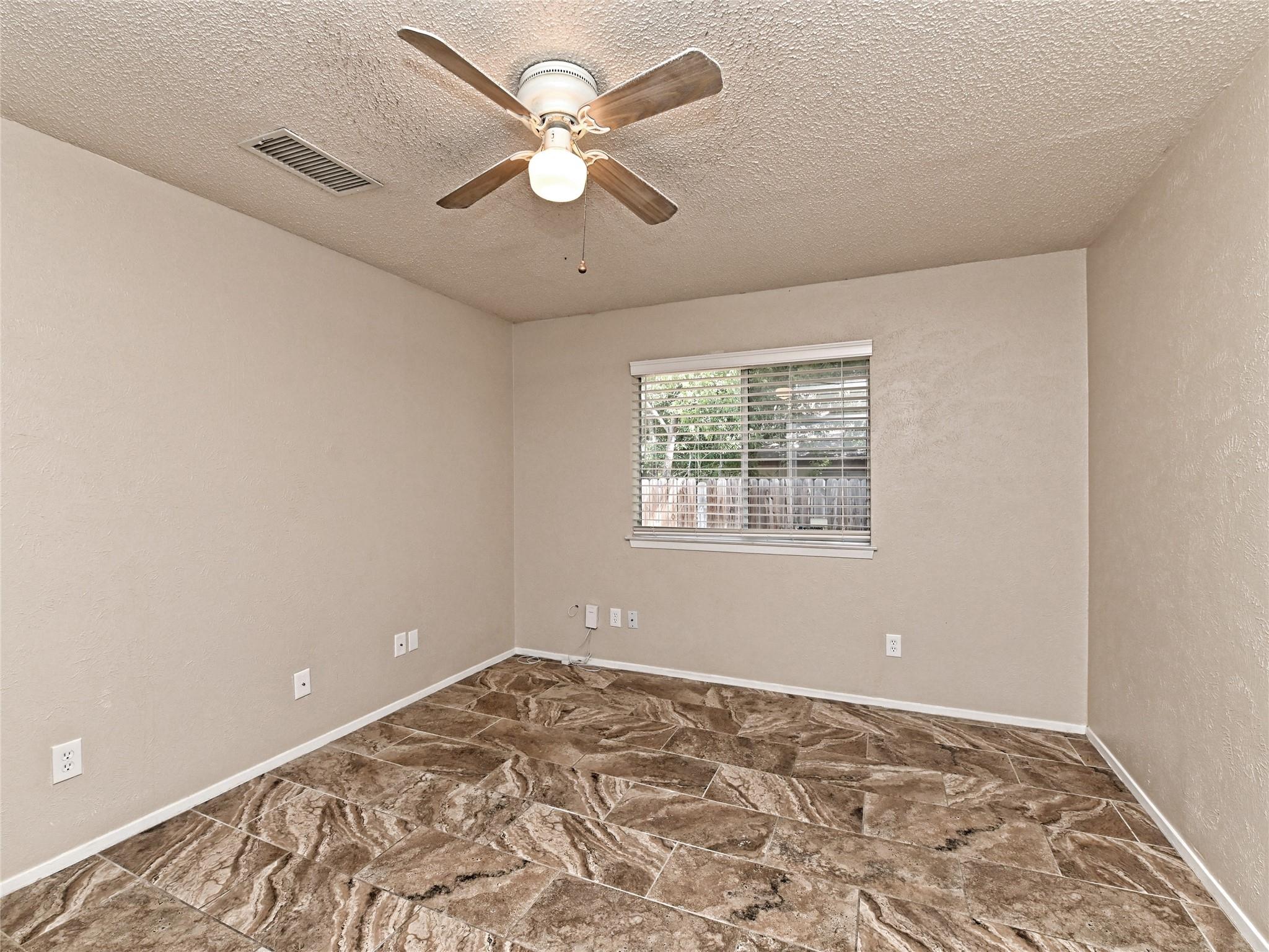 1916 GRACY FARMS Ln # B, Austin, TX 78758