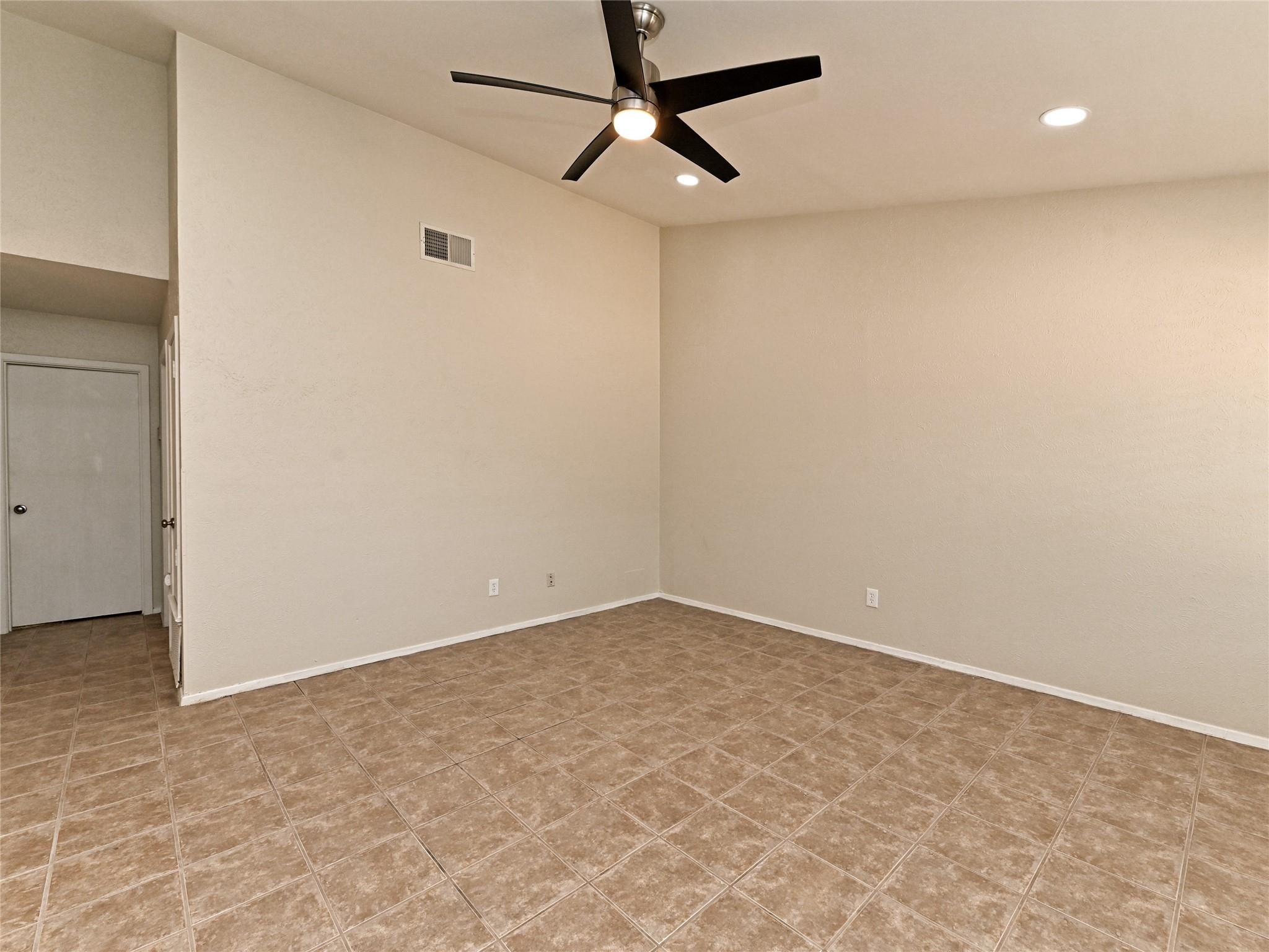 1916 GRACY FARMS Ln # B, Austin, TX 78758