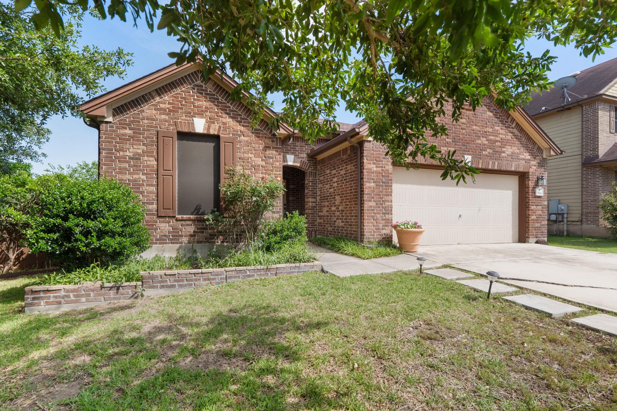 366 Matthews Ln, Kyle, TX 78640