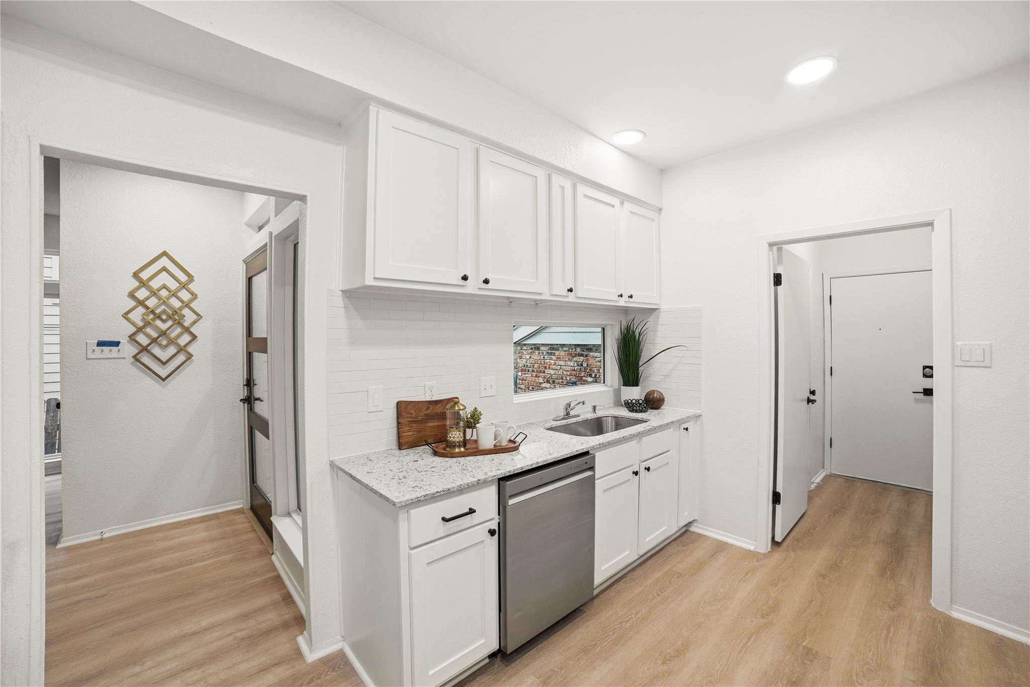 8320 Greenslope Dr # B, Austin, TX 78759