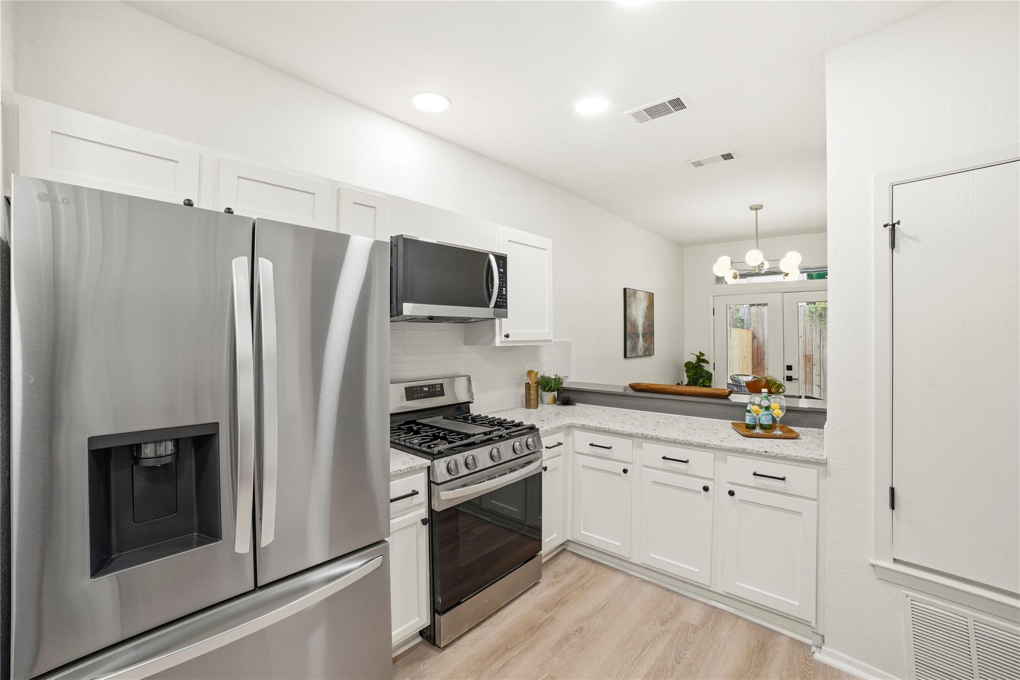 8320 Greenslope Dr # B, Austin, TX 78759