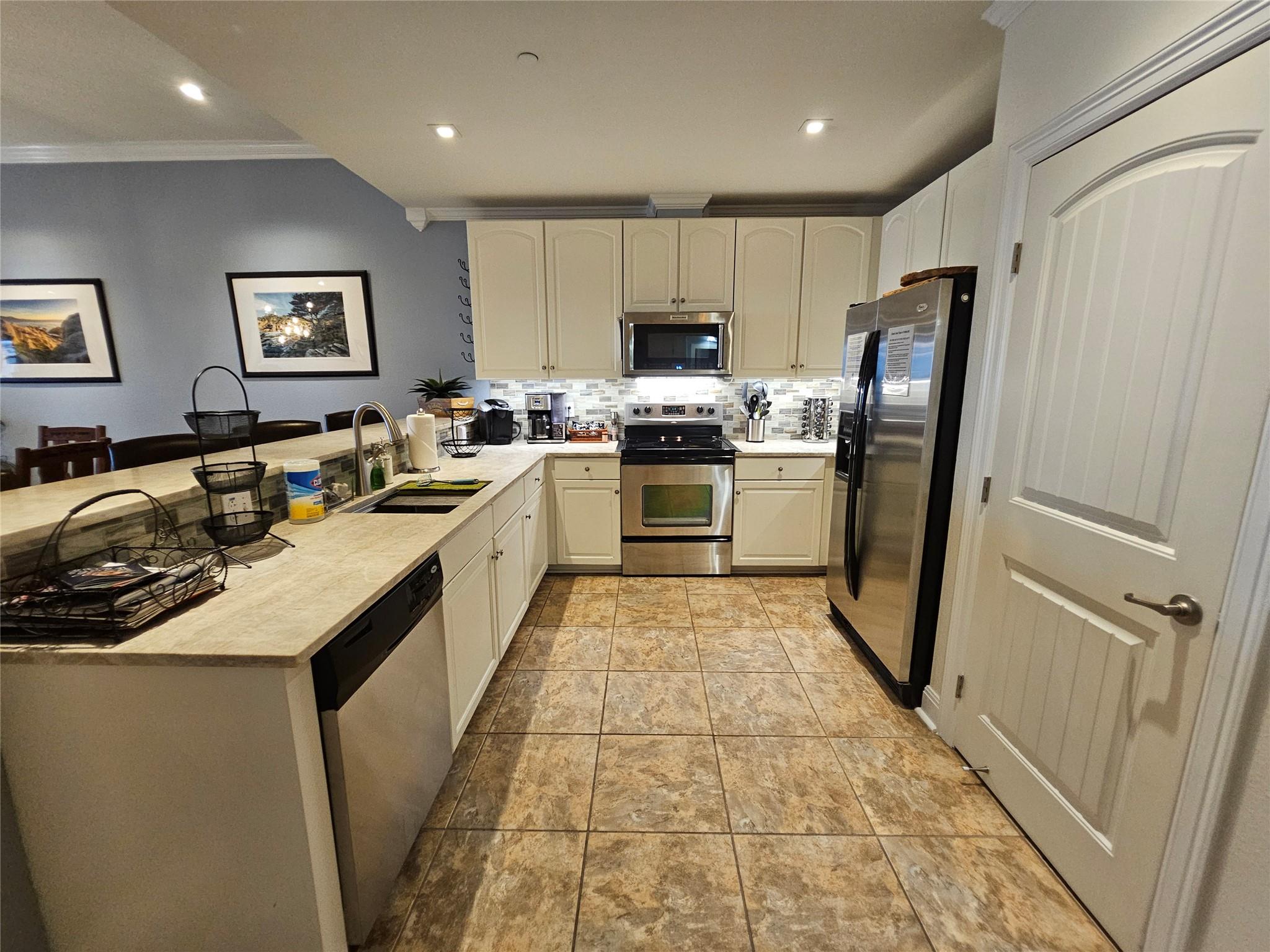 1001 The Cape Rd # 32, Horseshoe Bay, TX 78657