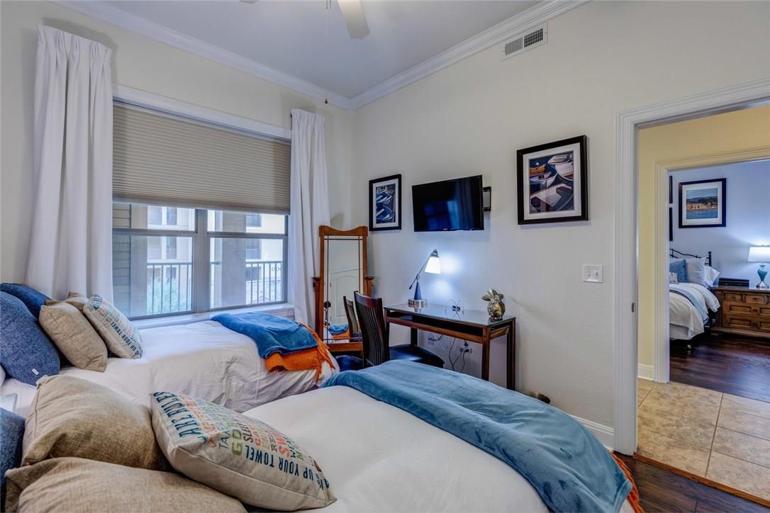 1001 The Cape Rd # 32, Horseshoe Bay, TX 78657