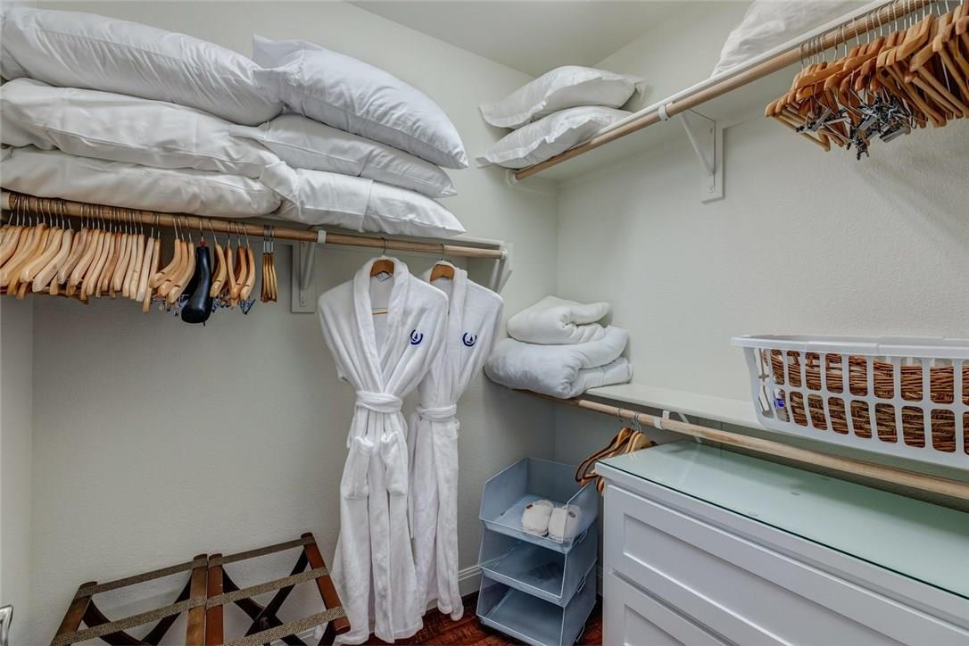 1001 The Cape Rd # 32, Horseshoe Bay, TX 78657