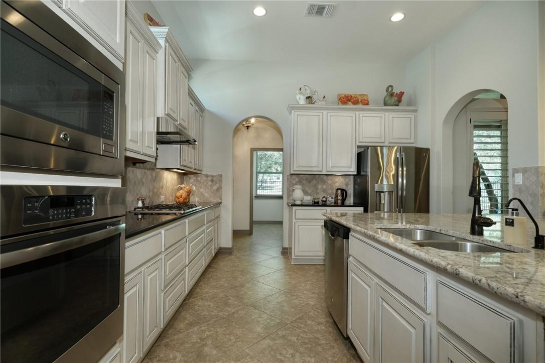 1239 Falling Hills Dr, Georgetown, TX 78628