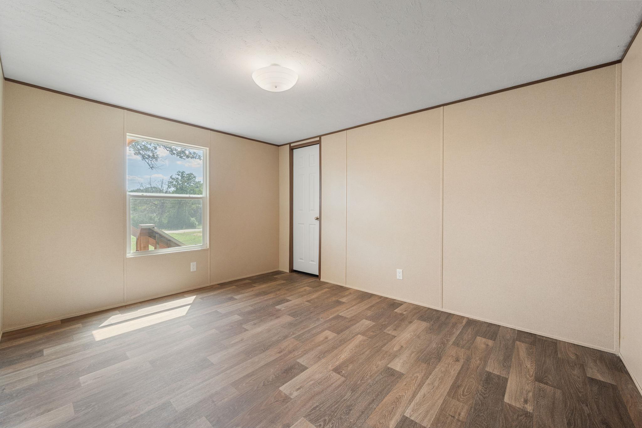 178 Moon Mist Dr, Bastrop, TX 78602