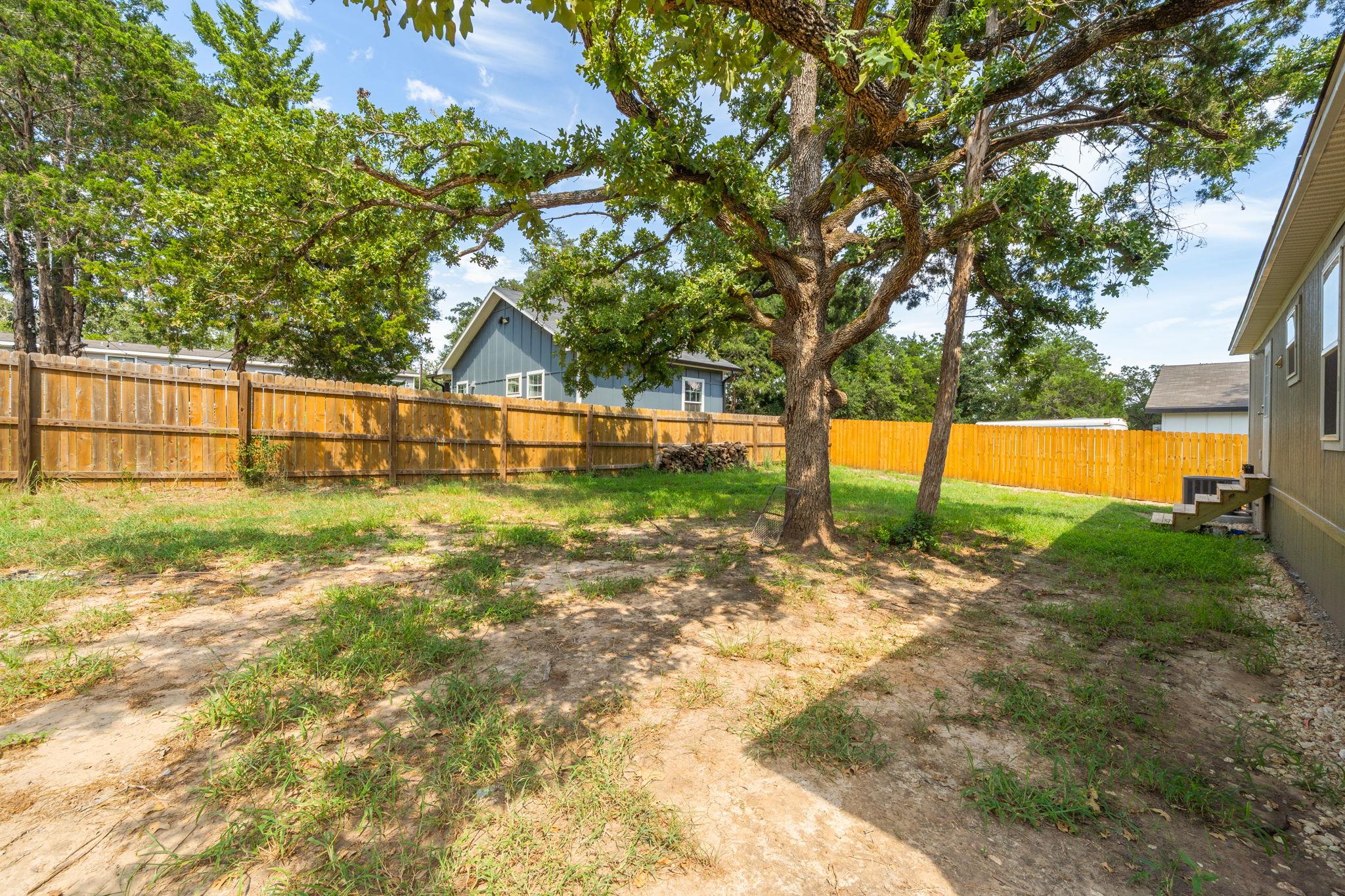 178 Moon Mist Dr, Bastrop, TX 78602