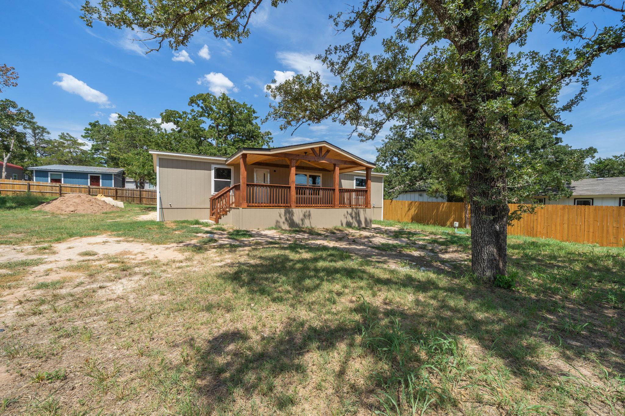 178 Moon Mist Dr, Bastrop, TX 78602